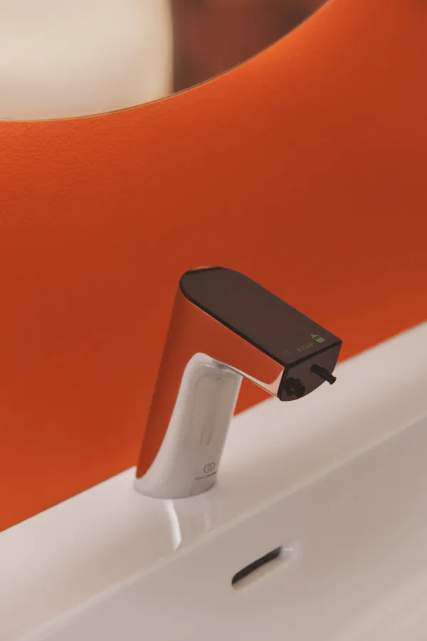 Sensor-Waschtischarmatur Intellimix, mit Seife, Chrom Sensor-Waschtischarmatur Intellimix, mit Seife, Chrom