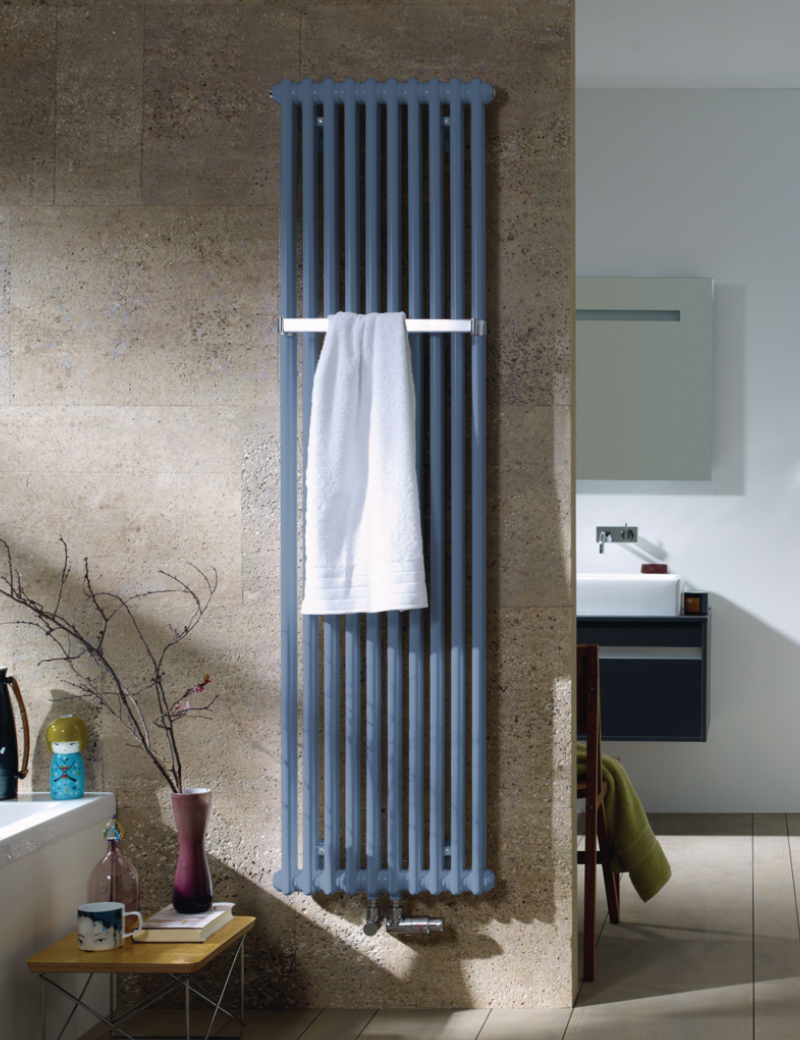 Zehnder Charleston Bar Heizkörper, 1492x62x577 mm, RAL 9010, mit Handtuchhalter, 2- oder 3-Säule, Präzisionsrundrohre, Pulverlackierung