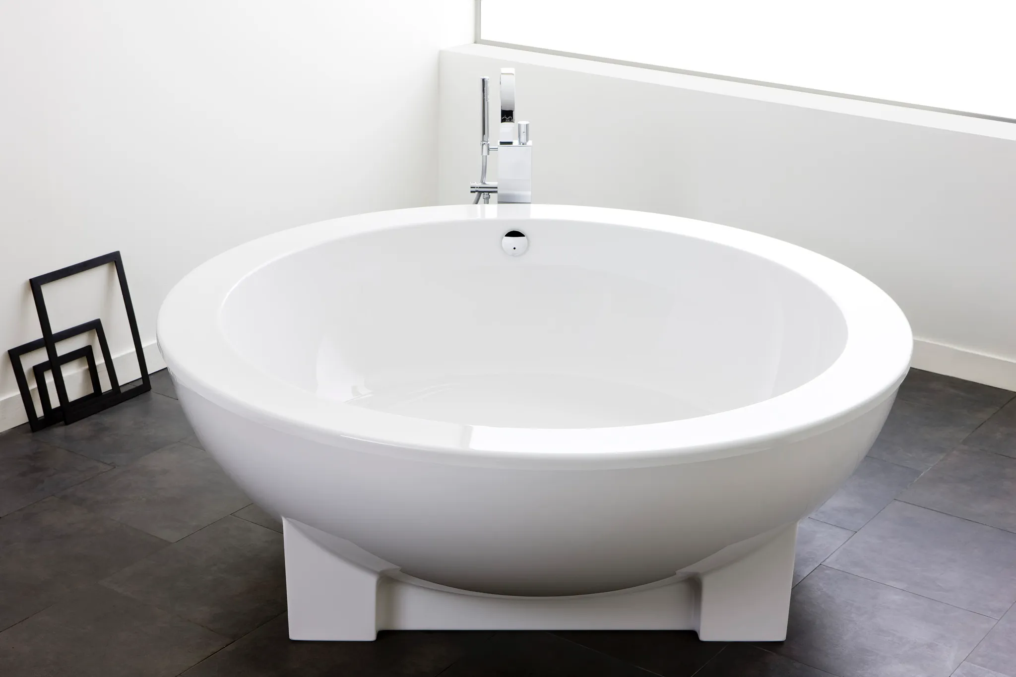 Hoesch Badewanne „Dreamscape“ freistehend rund ⌀ 180 × 60,5 cm in Weiß Hoesch Badewanne „Dreamscape“ freistehend rund ⌀ 180 × 60,5 cm in Weiß