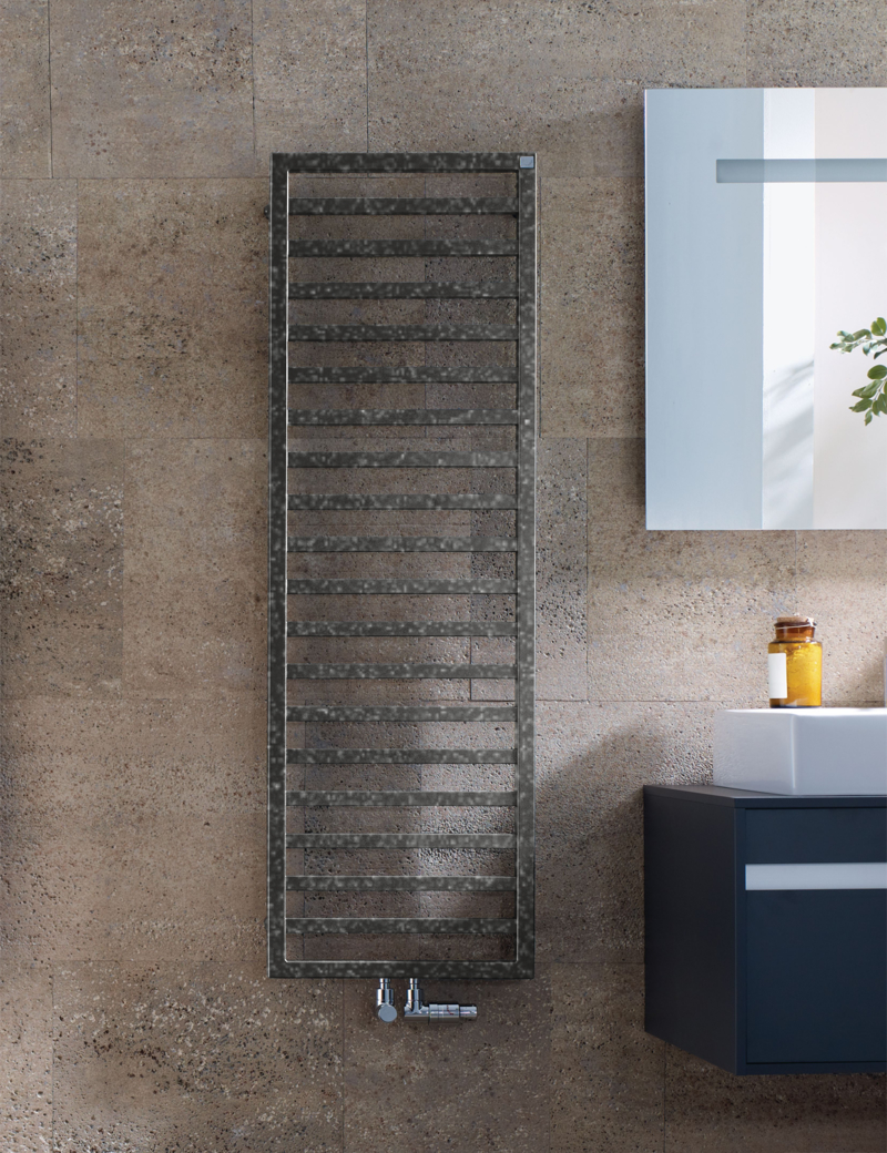 Zehnder Design-Hybridheizkörper „Quaro“ für gemischten Betrieb mit eingebautem Heizstab und 50 mm-Mittelanschluss 60 × 140,3 cm in Umbra Grey (RAL 7022) Zehnder Design-Hybridheizkörper „Quaro“ für gemischten Betrieb mit eingebautem Heizstab und 50 mm-Mittelanschluss 60 × 140,3 cm in Umbra Grey (RAL 7022)