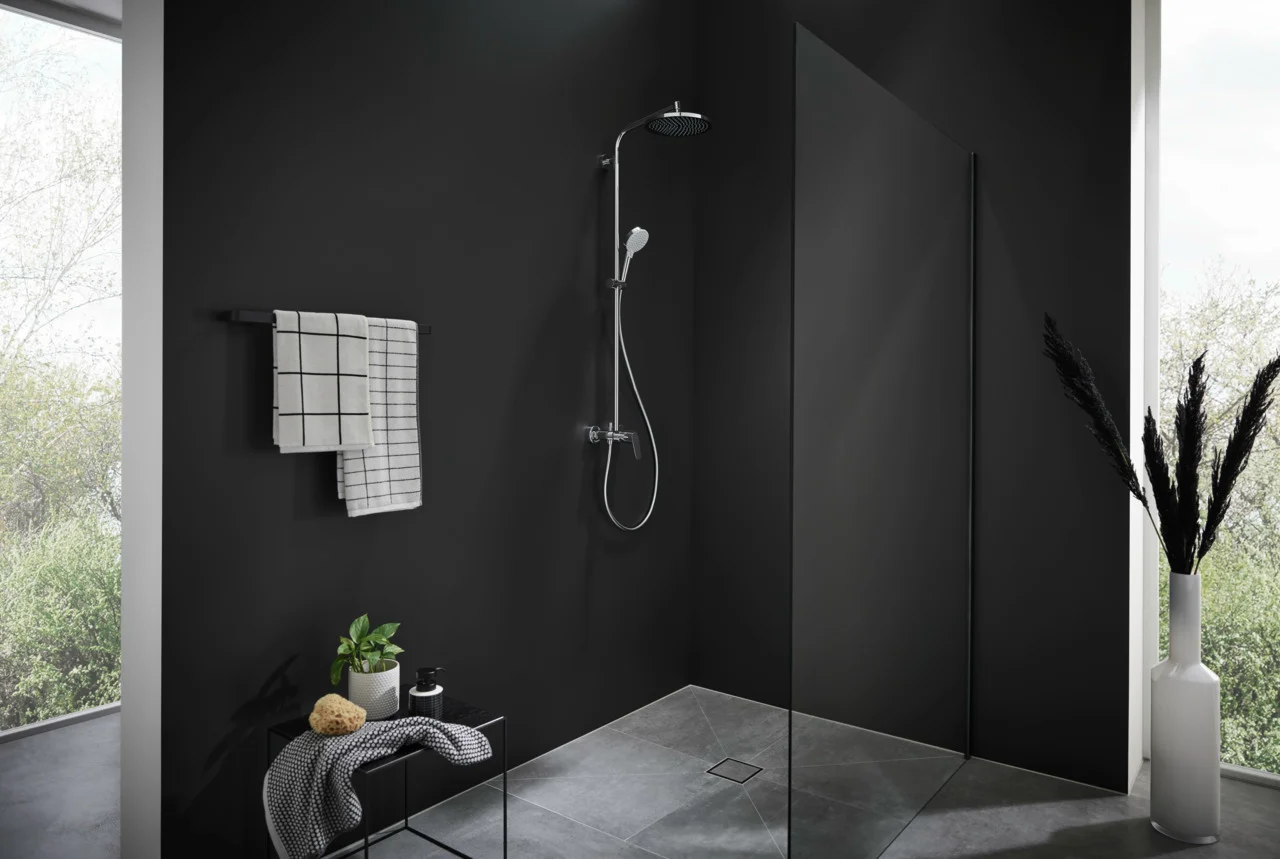Hansgrohe Crometta S Showerpipe 240, Einhebelmischer Chrom, Brausekopfgröße 240 mm, Rain- und IntenseRain-Strahlarten, max. Durchfluss 15 l/min bei 3 bar, höhenverstellbare Handbrausehalterung, Aufputzinstallation