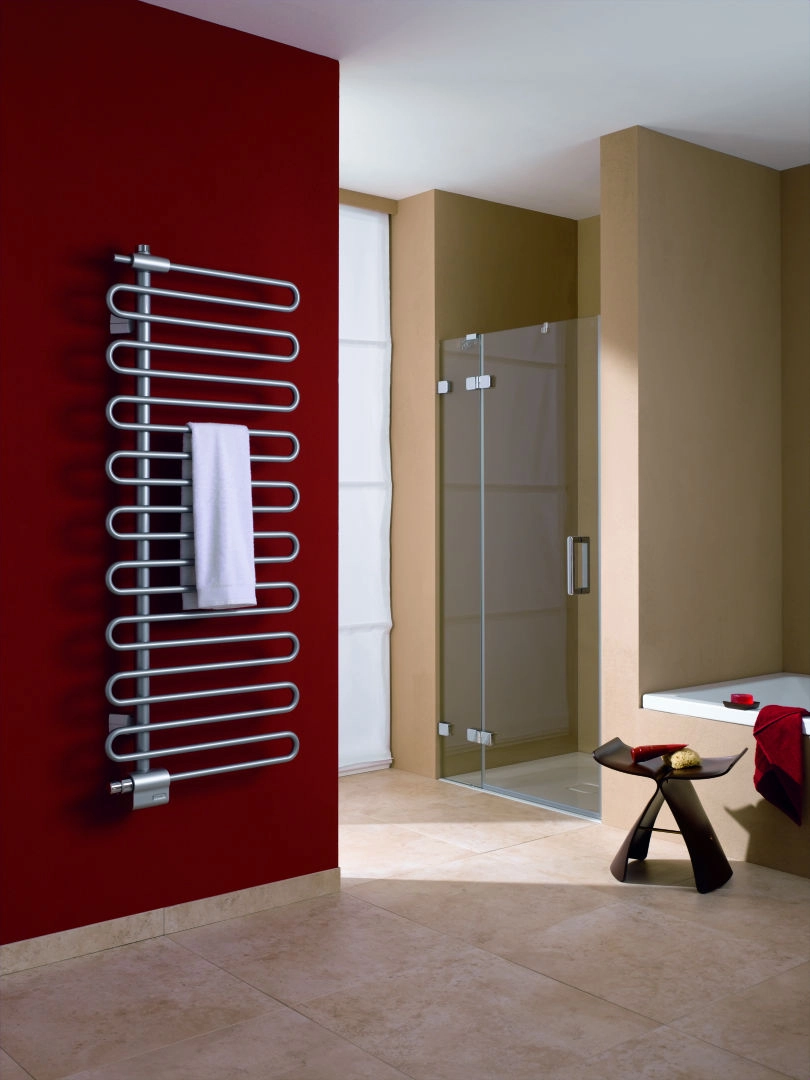 Kermi Design-Heizkörper „Icaro®“ 40 × 186,6 cm in glanzsilber Metallic Kermi Design-Heizkörper „Icaro®“ 40 × 186,6 cm in glanzsilber Metallic