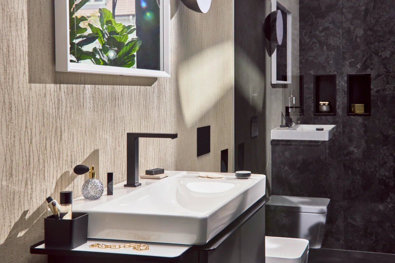Hansgrohe Xarita E Spiegel 800/700/50 mm mit LED-Beleuchtung, IR-Sensor, Mattweiß
