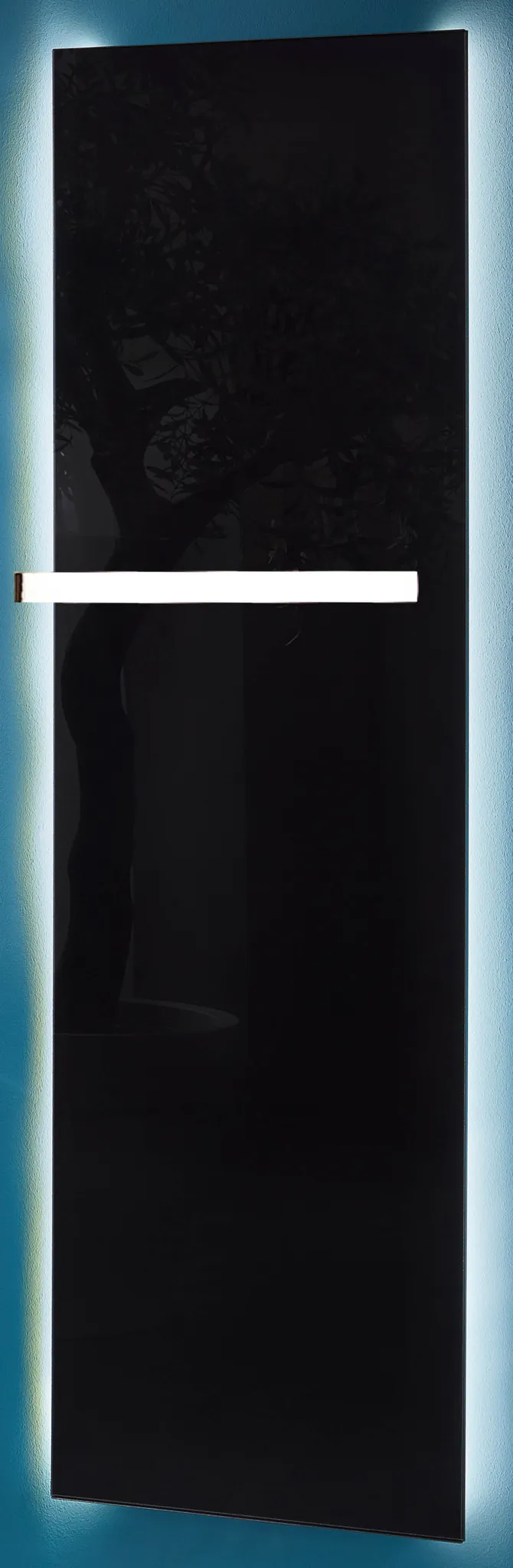 BEMM Design-Elektroheizkörper „Plawa Glas“ 62,5 × 180 cm in Schwarz (RAL 9005) BEMM Design-Elektroheizkörper „Plawa Glas“ 62,5 × 180 cm in Schwarz (RAL 9005)