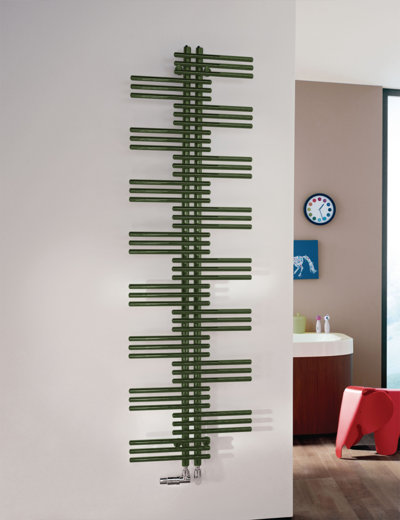 Zehnder Design-Heizkörper „Yucca“ 80 × 177,2 cm, Sammelrohre mittig in Olive Green (RAL 6003)