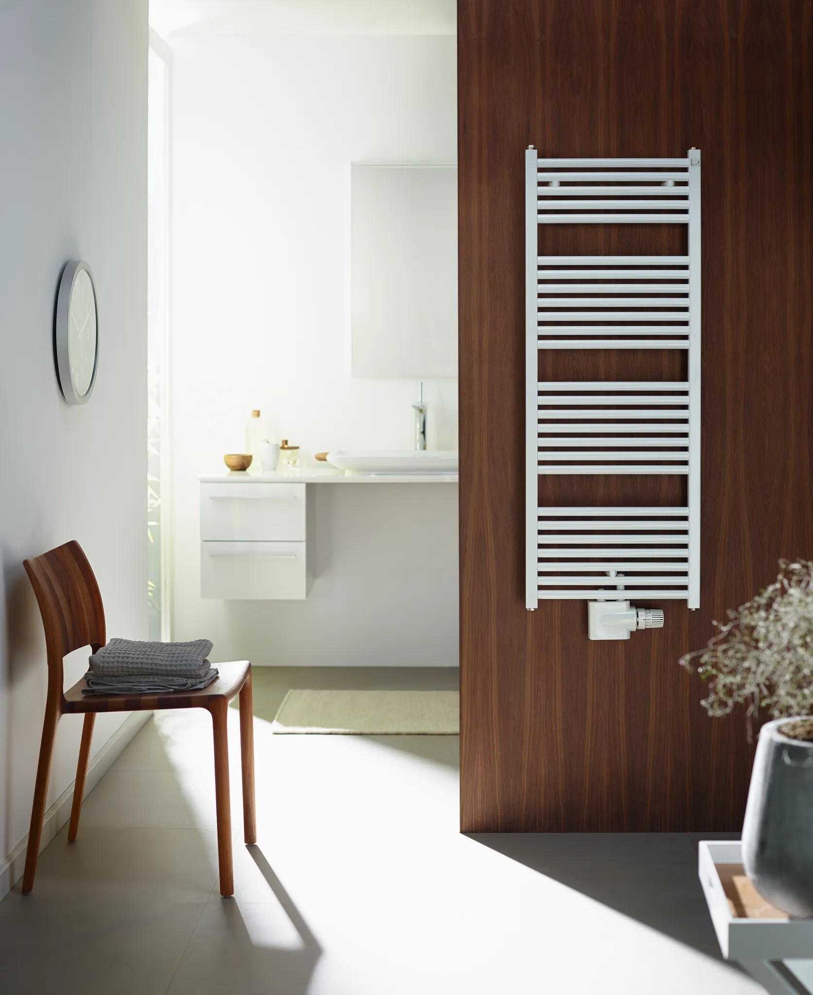 Zehnder Design-Heizkörper „Zeno“ für Warmwasser-Zentralheizung oder gemischten Betrieb mit 50 mm-Mittelanschluss einlagig 75 × 168,8 cm in Brown Quartz