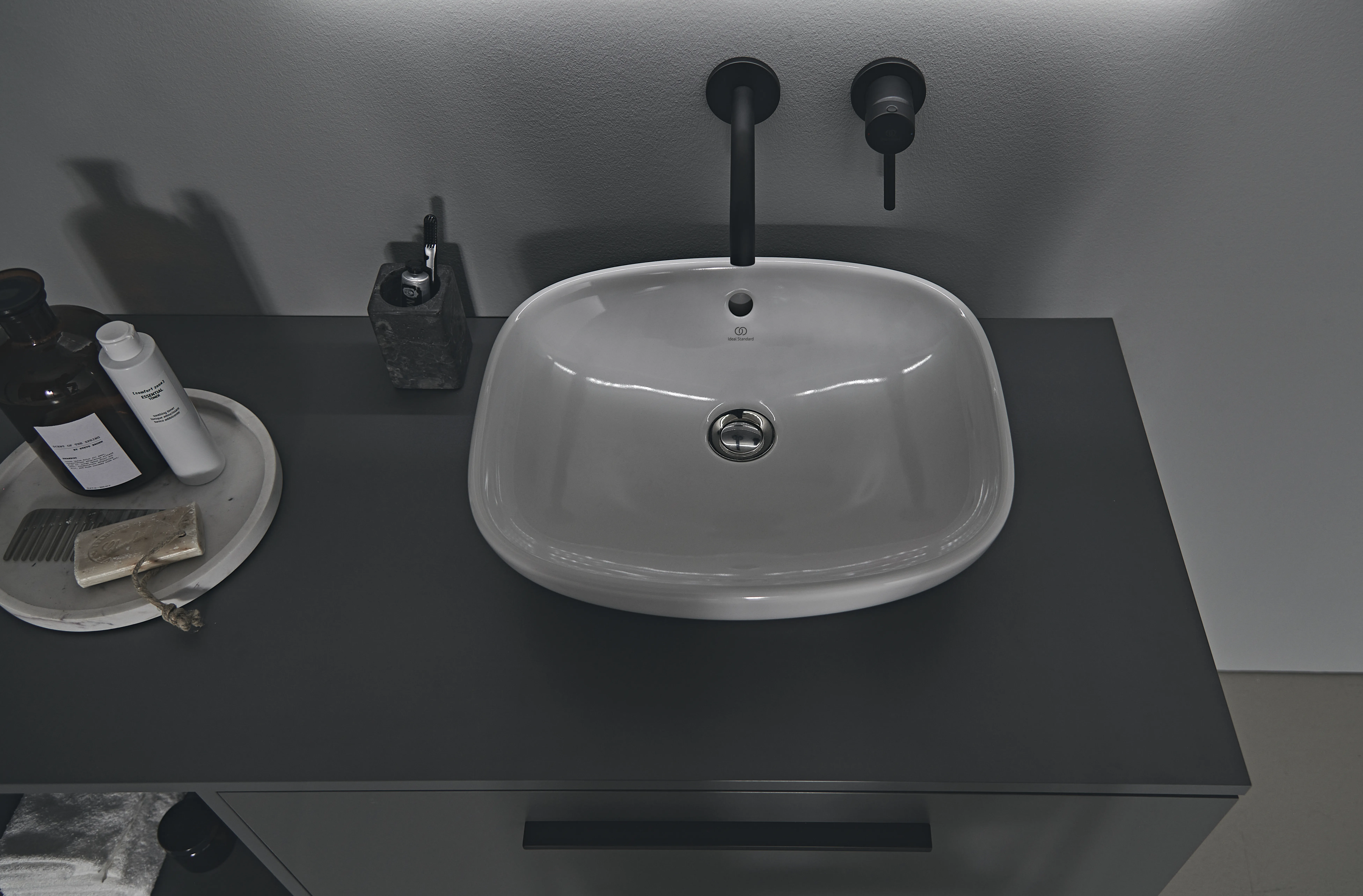 Ideal Standard Waschtischunterschrank „i.lifeB“ 80 × 44 × 50,5 cm Quarzgrau matt Ideal Standard Waschtischunterschrank „i.lifeB“ 80 × 44 × 50,5 cm Quarzgrau matt