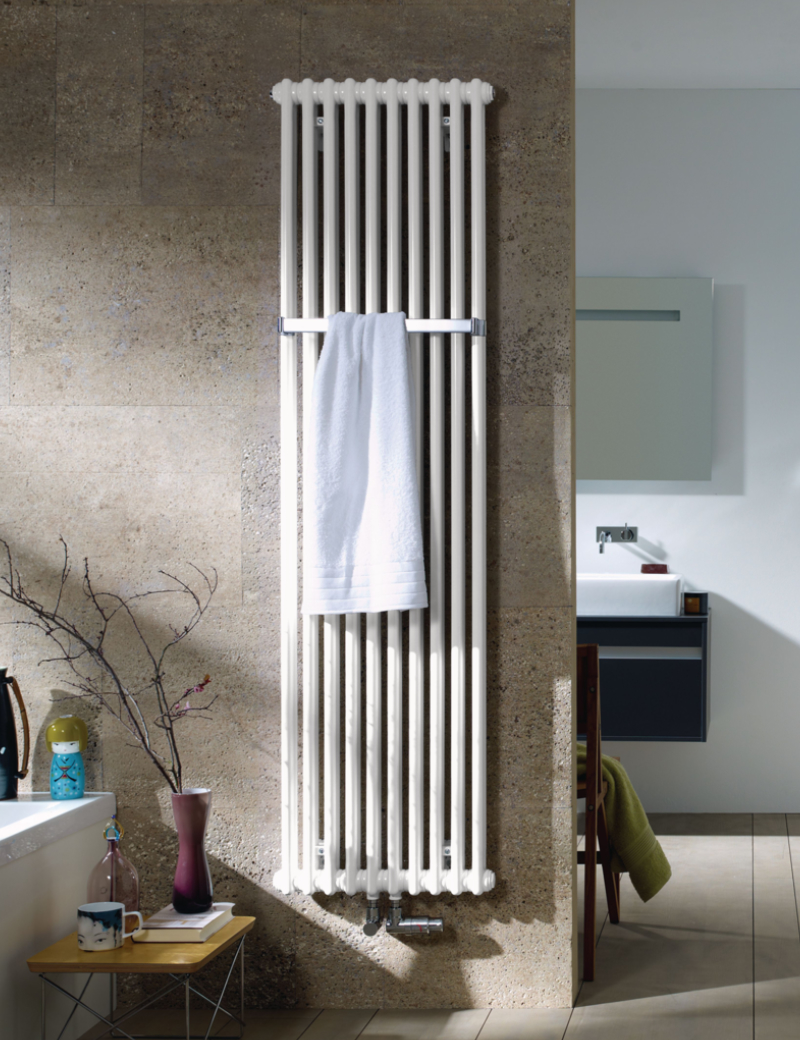 Zehnder Design-Heizkörper Charleston Bar CPV2150-10, 1492x62x485 mm, weiß matt, mit Handtuchhalter als 2- oder 3-Säuler, vertikale Präzisionsrundrohre, Pulverlackierung RAL 9016