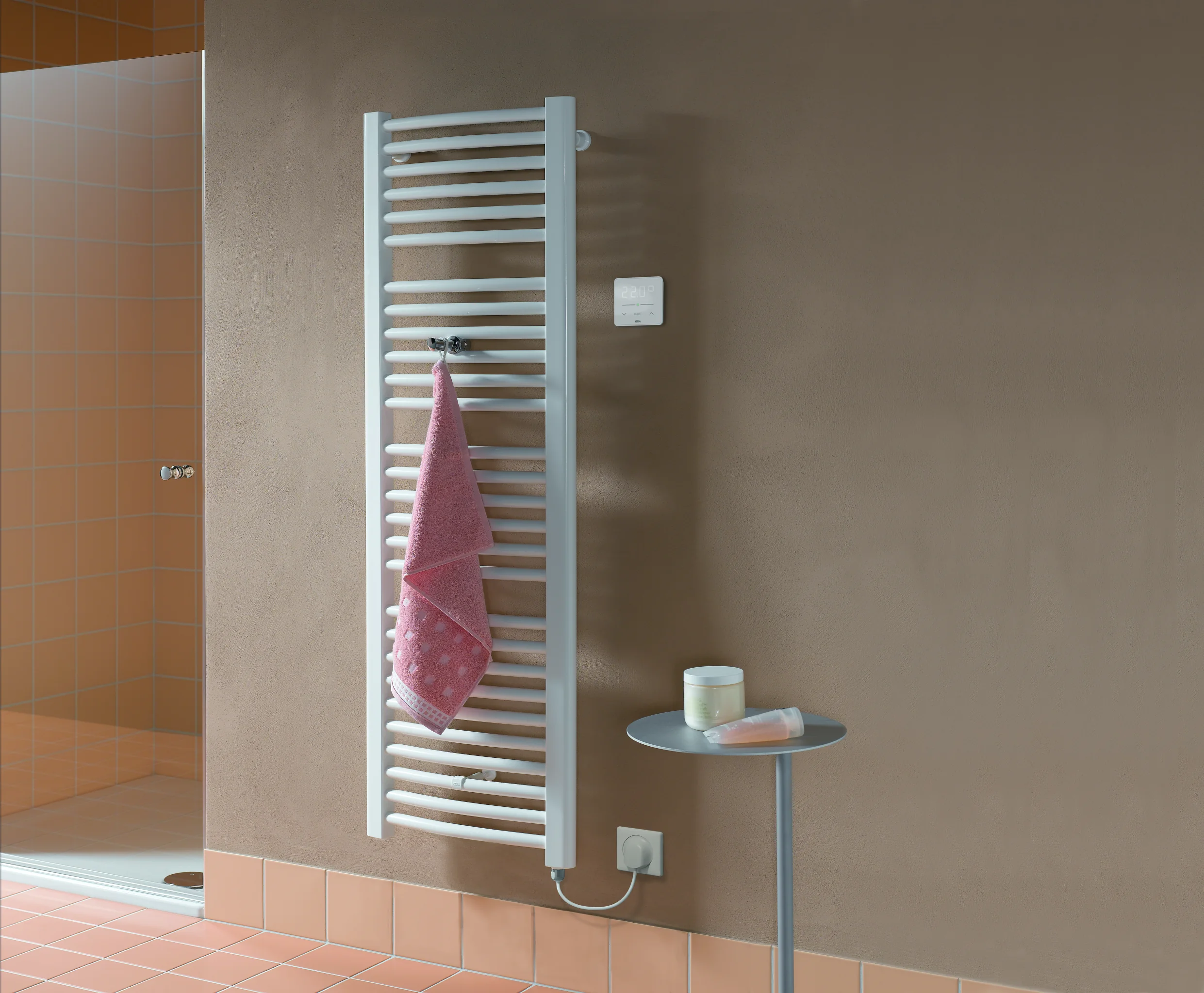 Kermi Basic R-E Bad- und Wohnheizkörper, 1448x450x51 mm, weiß seidenglanz, links, 600 Watt, IPX4, Schutzklasse I Kermi Basic R-E Bad- und Wohnheizkörper, 1448x450x51 mm, weiß seidenglanz, links, 600 Watt, IPX4, Schutzklasse I