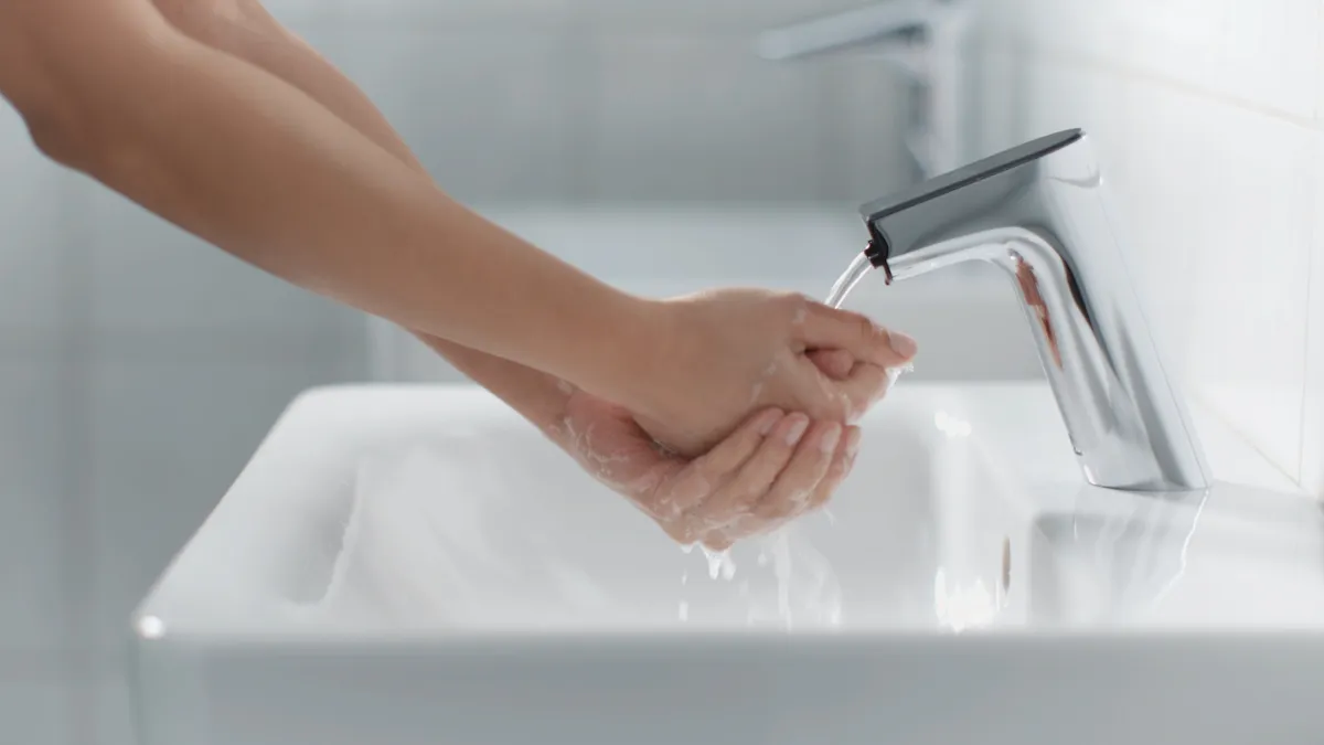 Sensor-Waschtischarmatur Intellimix, mit Seife, Chrom Sensor-Waschtischarmatur Intellimix, mit Seife, Chrom