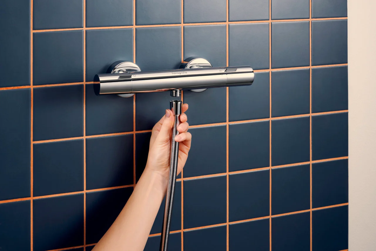 Hansgrohe Ecostat Fine Brausethermostat Aufputz Chrom, DN15, Temperatur- und Volumensteuerung, EcoStop+ Taste, max. Durchflussmenge 17 l/min bei 3 bar, min./max. Betriebsdruck 1/10 bar, Sicherheitssperre ab 40°C, einstellbare Temperaturbegrenzung, Rückfl