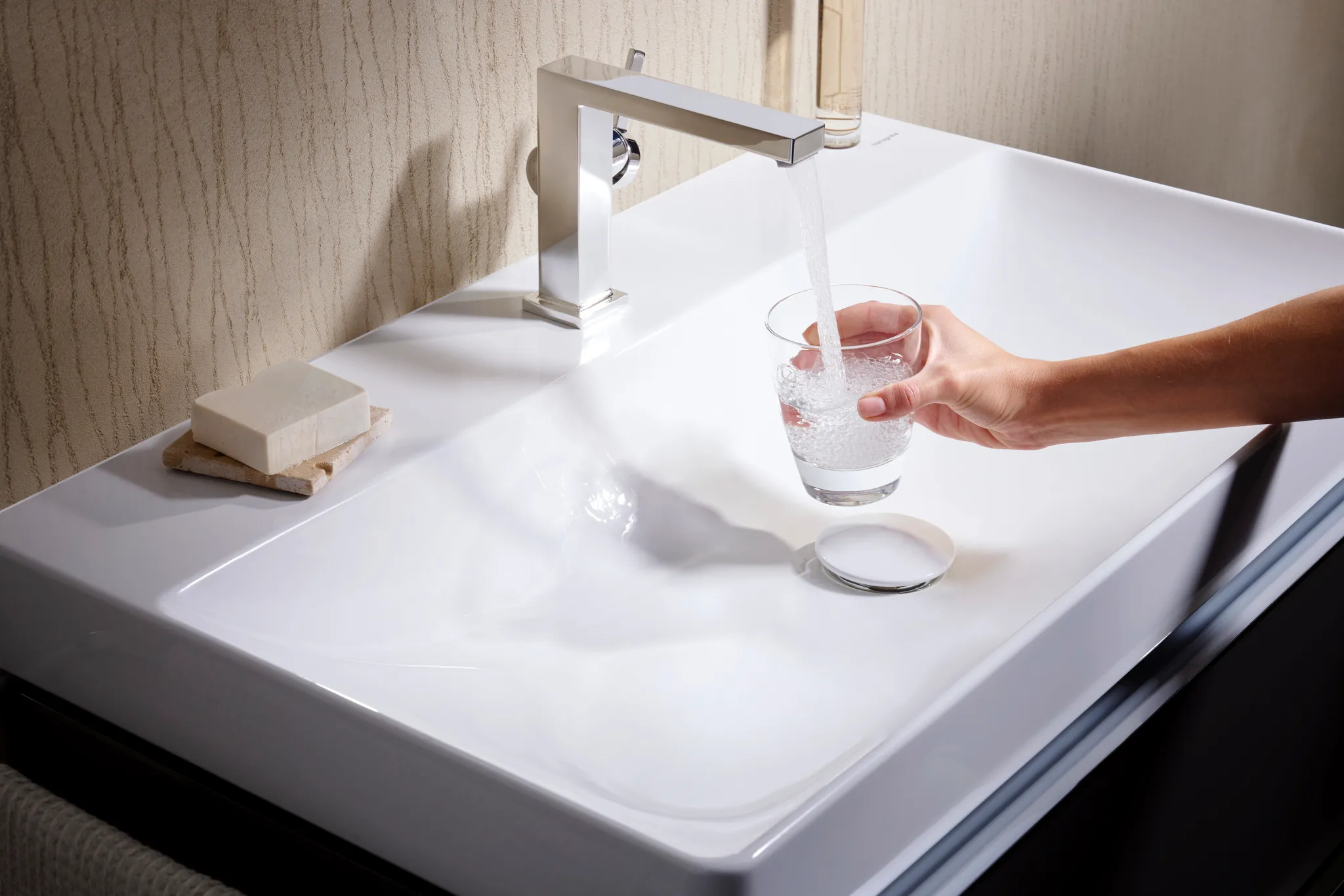 Hansgrohe Tecturis E Einhebel-Waschtischmischer 110 Fine CoolStart EcoSmart+ mit Push-Open Ablaufgarnitur, Chrom Hansgrohe Tecturis E Einhebel-Waschtischmischer 110 Fine CoolStart EcoSmart+ mit Push-Open Ablaufgarnitur, Chrom