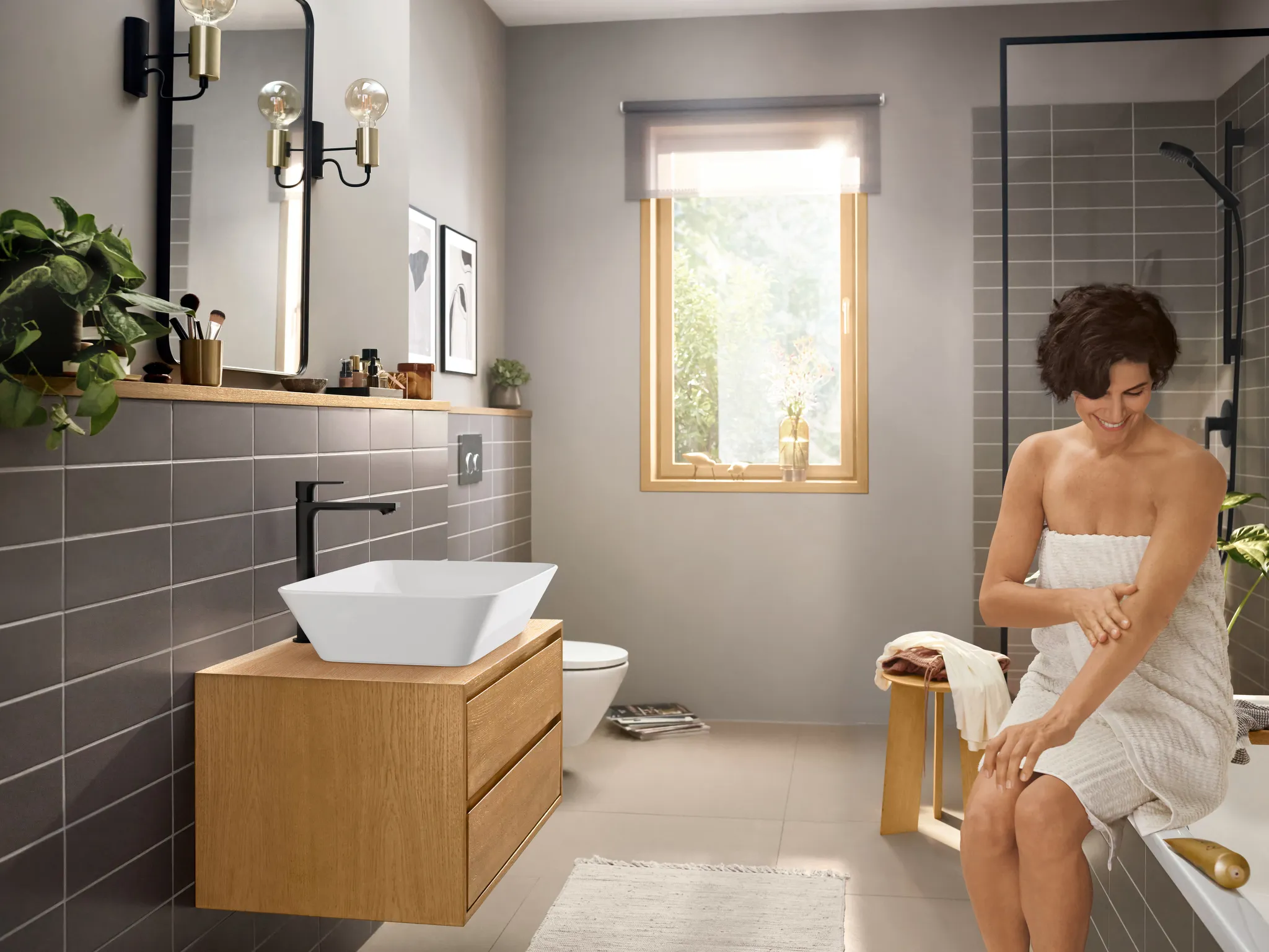 Hansgrohe Rebris E Einhebel-Waschtischmischer 240 CoolStart, Mattschwarz Hansgrohe Rebris E Einhebel-Waschtischmischer 240 CoolStart, Mattschwarz