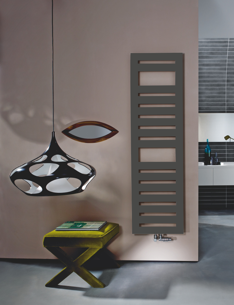 Zehnder Design-Heizkörper „Metropolitan Spa“ für Warmwasser-Zentralheizung mit 50 mm-Mittelanschluss und integriertem Thermostat „Completto“ 40 × 80,5 cm in Grey Aluminium (glänzend)