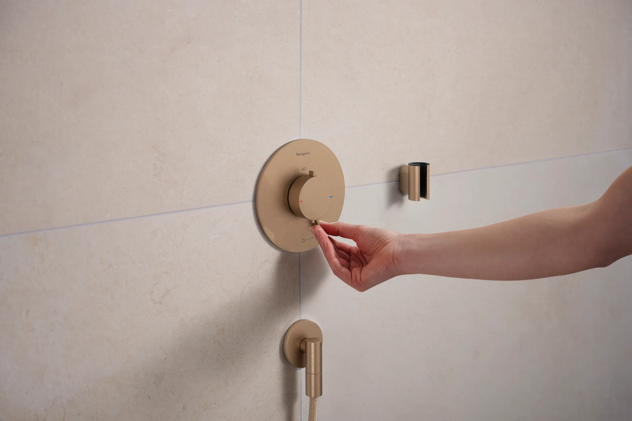 Hansgrohe Brausehalter Porter Fine S BBR, Brushed Bronze, 52 x 31 x 42 mm, konische Aufnahme für Brauseschläuche