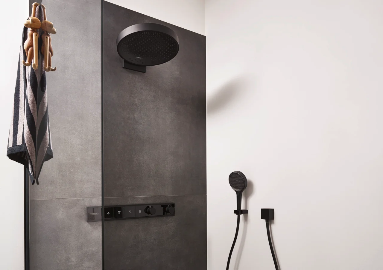 Hansgrohe Rainfinity Kopfbrause 360° 3jet, mattschwarz, 381 mm Ausladung, DN15 Wandanschluss Hansgrohe Rainfinity Kopfbrause 360° 3jet, mattschwarz, 381 mm Ausladung, DN15 Wandanschluss