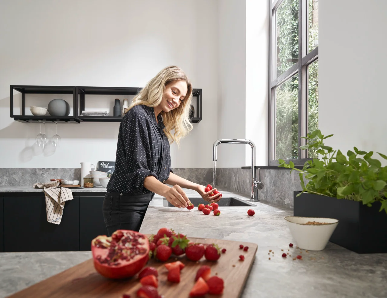 Hansgrohe S51 Unterbauspüle 450 mm, Steingrau – hochwertige SilicaTec-Spüle mit seitlichem Überlauf und 7 mm Wandstärke