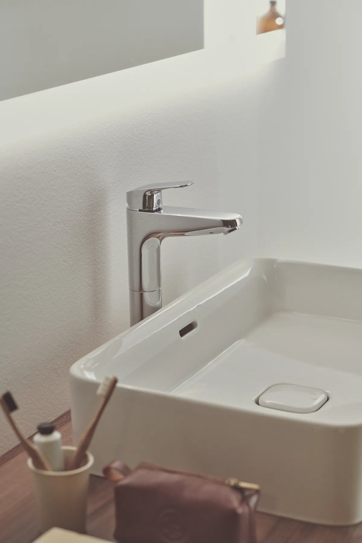 Waschtischarmatur Ceraflex mit Ablaufgarnitur verlängerter Sockel Ausladung 140mm Chrom Waschtischarmatur Ceraflex mit Ablaufgarnitur verlängerter Sockel Ausladung 140mm Chrom