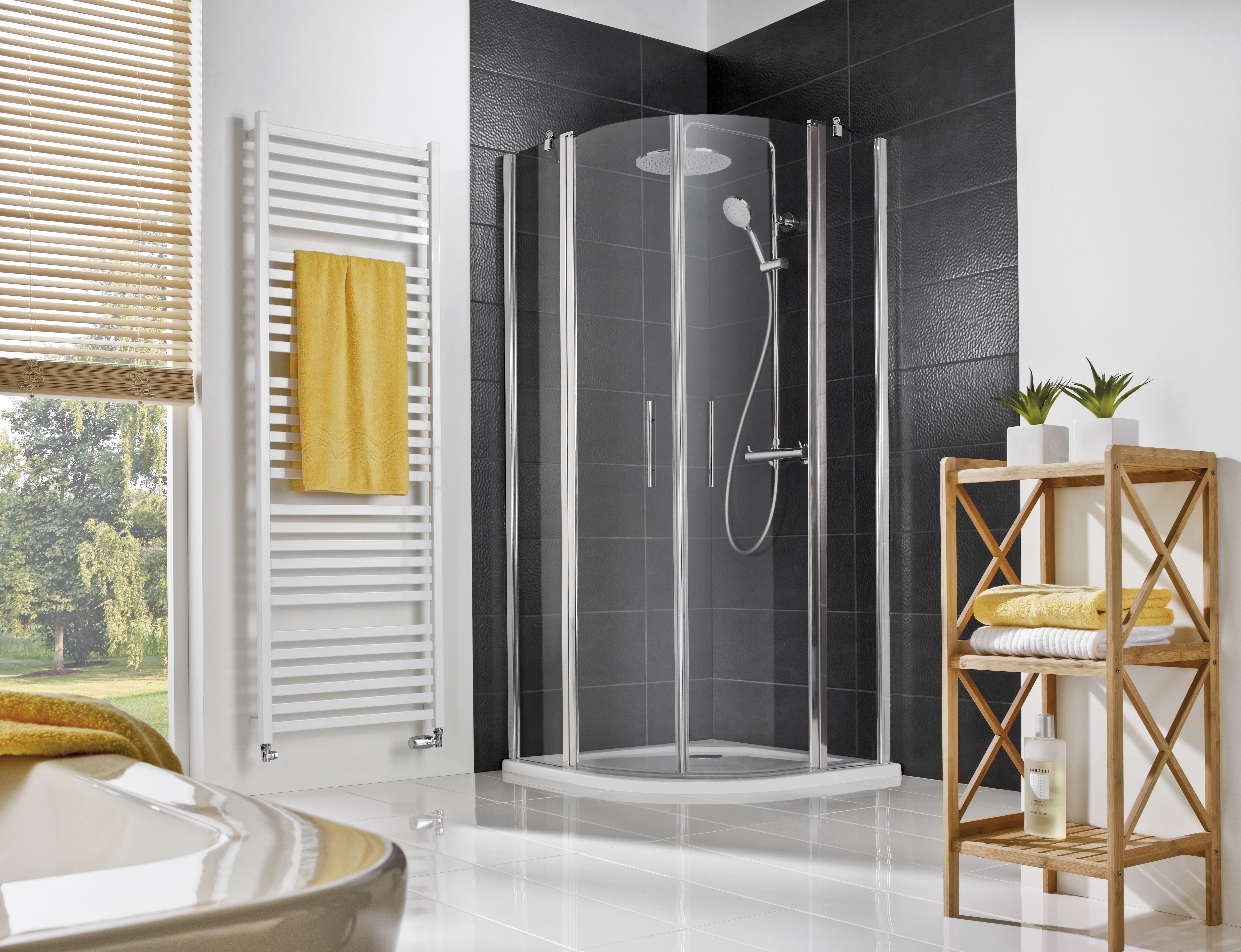 HSK gerahmte verkürzte Seitenwand auf der Badewanne für Pendeltür „Favorit Nova“ Glas Linea 02, Profile Chromoptik (Alu Hochglanz poliert), für #Türbreite# HSK gerahmte verkürzte Seitenwand auf der Badewanne für Pendeltür „Favorit Nova“ Glas Linea 02, Profile Chromoptik (Alu Hochglanz poliert), für #Türbreite#