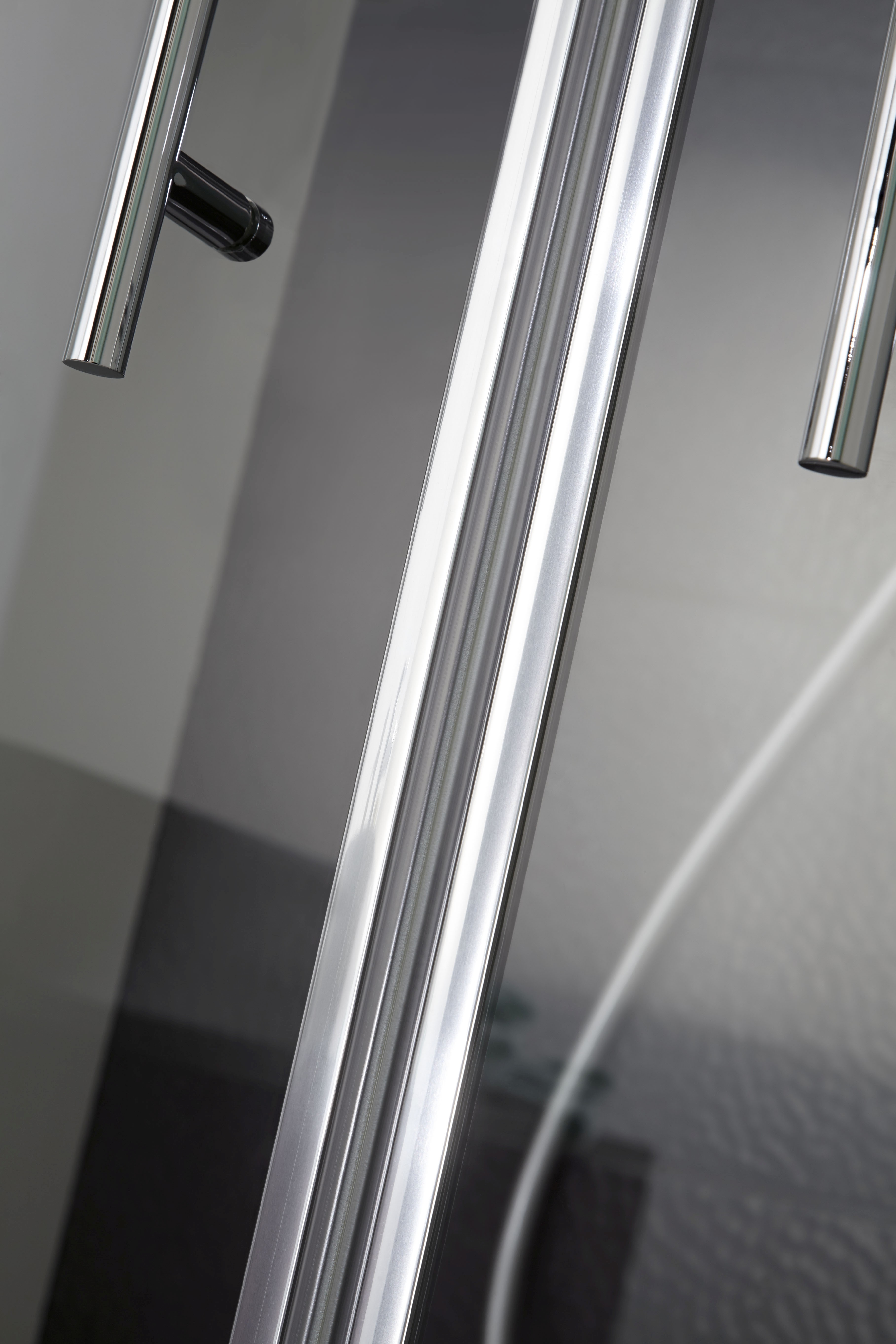 HSK gerahmte Eckeinstieg mit Drehtüren 2-teilig pendelbar „Favorit Nova“ Glas Mattglas, Profile Alu Silber-matt, H: 1950 mm HSK gerahmte Eckeinstieg mit Drehtüren 2-teilig pendelbar „Favorit Nova“ Glas Mattglas, Profile Alu Silber-matt, H: 1950 mm