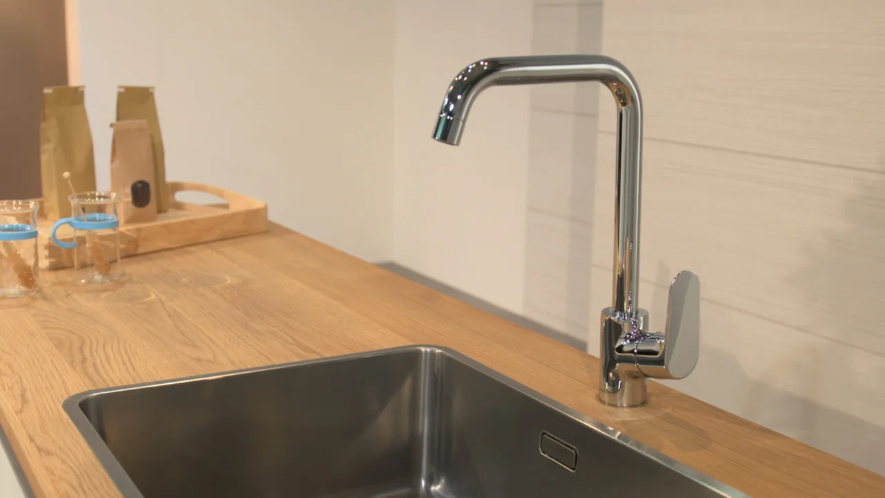 Hansgrohe Focus M41 Einhebel-Küchenmischer 260, Chrom, 1-Jet, max. Durchfluss 12 l/min, einstellbarer Schwenkbereich 110°, 150° oder 360°, Keramikmischsystem, für Durchlauferhitzer geeignet