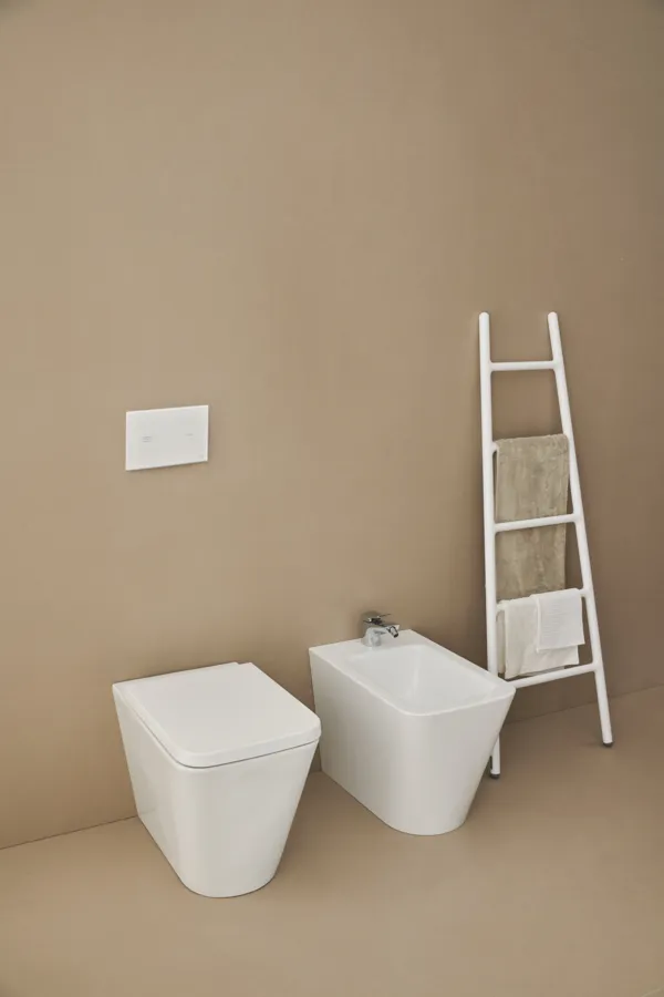 Ideal Standard Bidet „BlendCube“, Befestigung verdeckt 35,5 × 56 × 40 cm in Weiß Ideal Standard Bidet „BlendCube“, Befestigung verdeckt 35,5 × 56 × 40 cm in Weiß