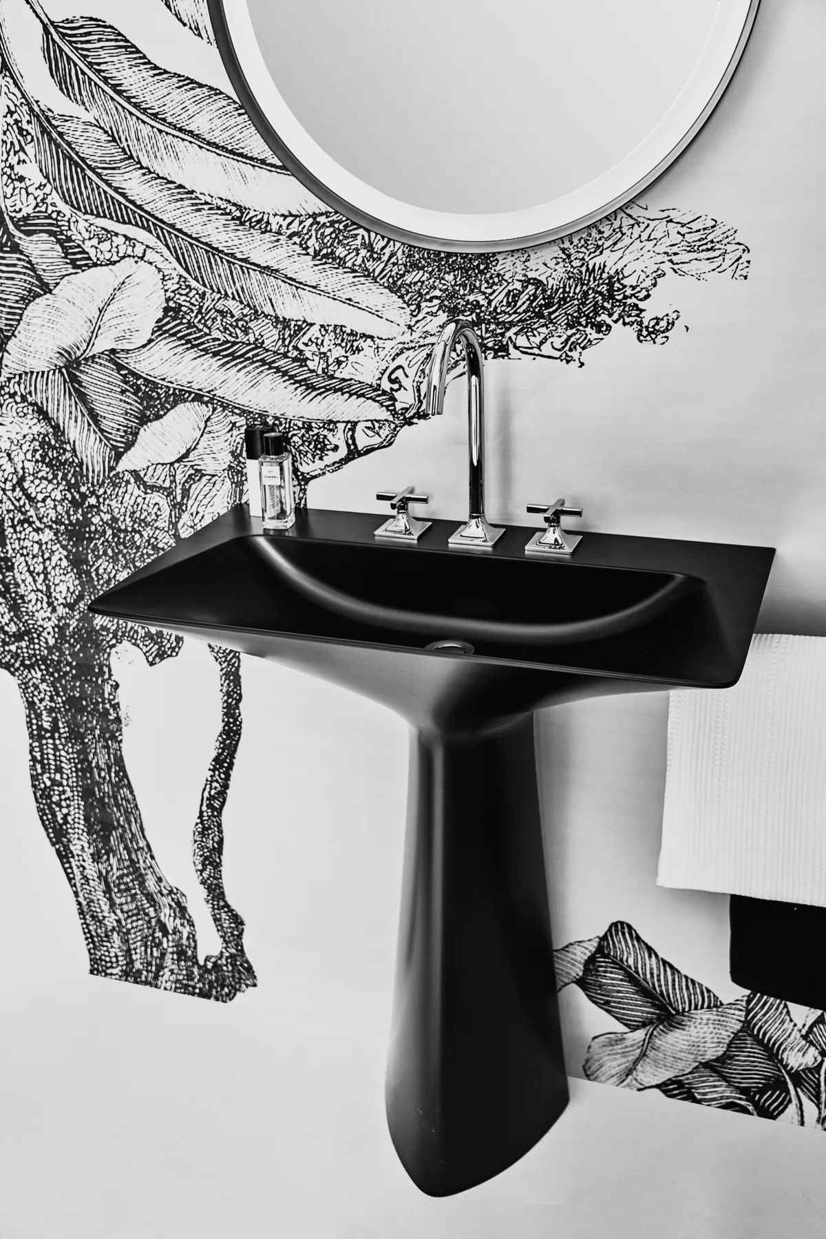 Waschbecken „Tipo-Z“ 74 × 47 × 90 cm, Hahnlochposition mittig in Schwarz Waschbecken „Tipo-Z“ 74 × 47 × 90 cm, Hahnlochposition mittig in Schwarz