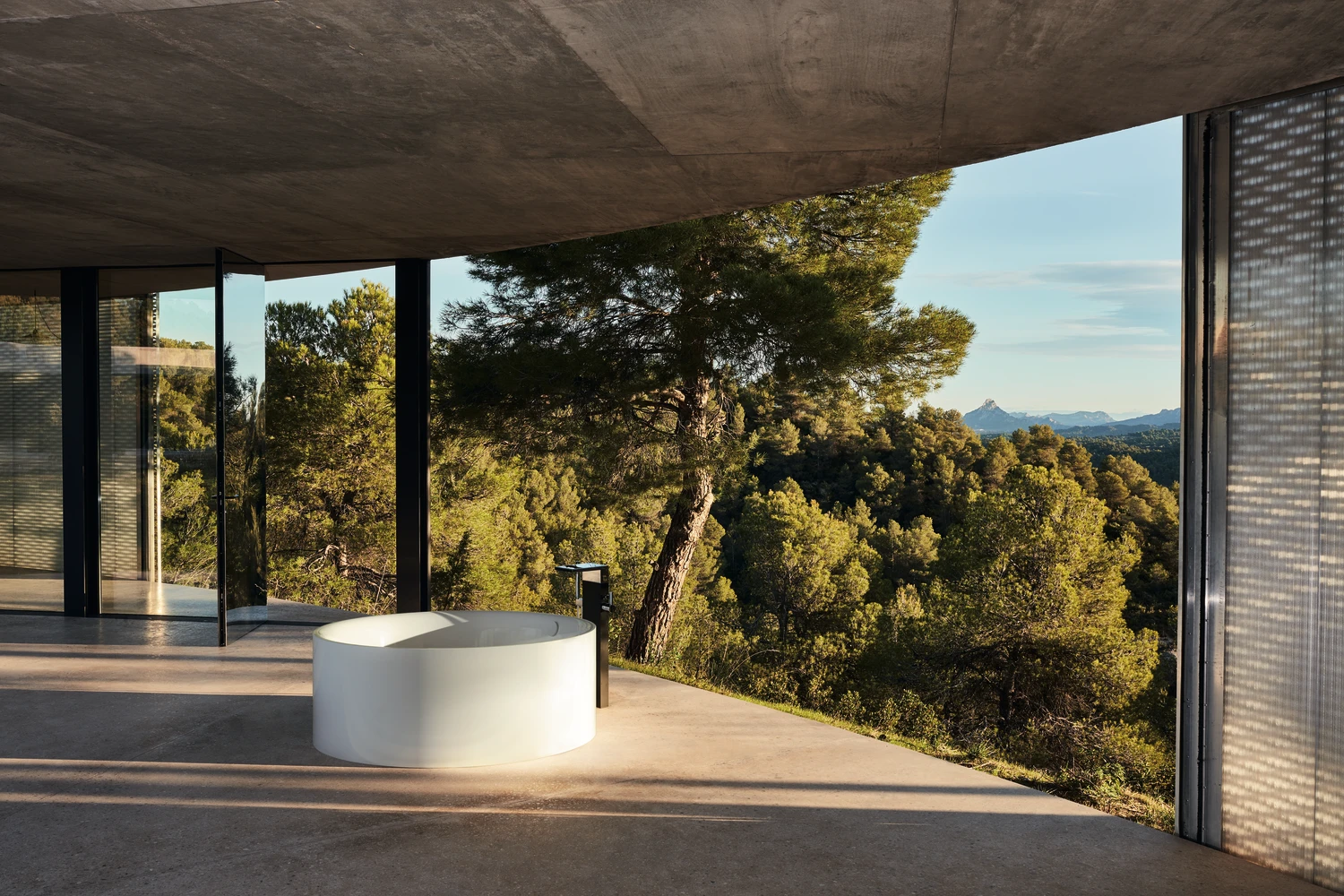 Bette rund Badewanne „BettePond Silhouette“ in Stone Bette rund Badewanne „BettePond Silhouette“ in Stone