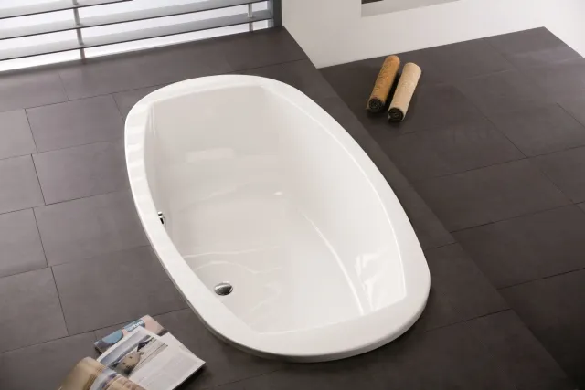 Hoesch Badewanne „Largo“ oval 200 × 100 cm in Weiß