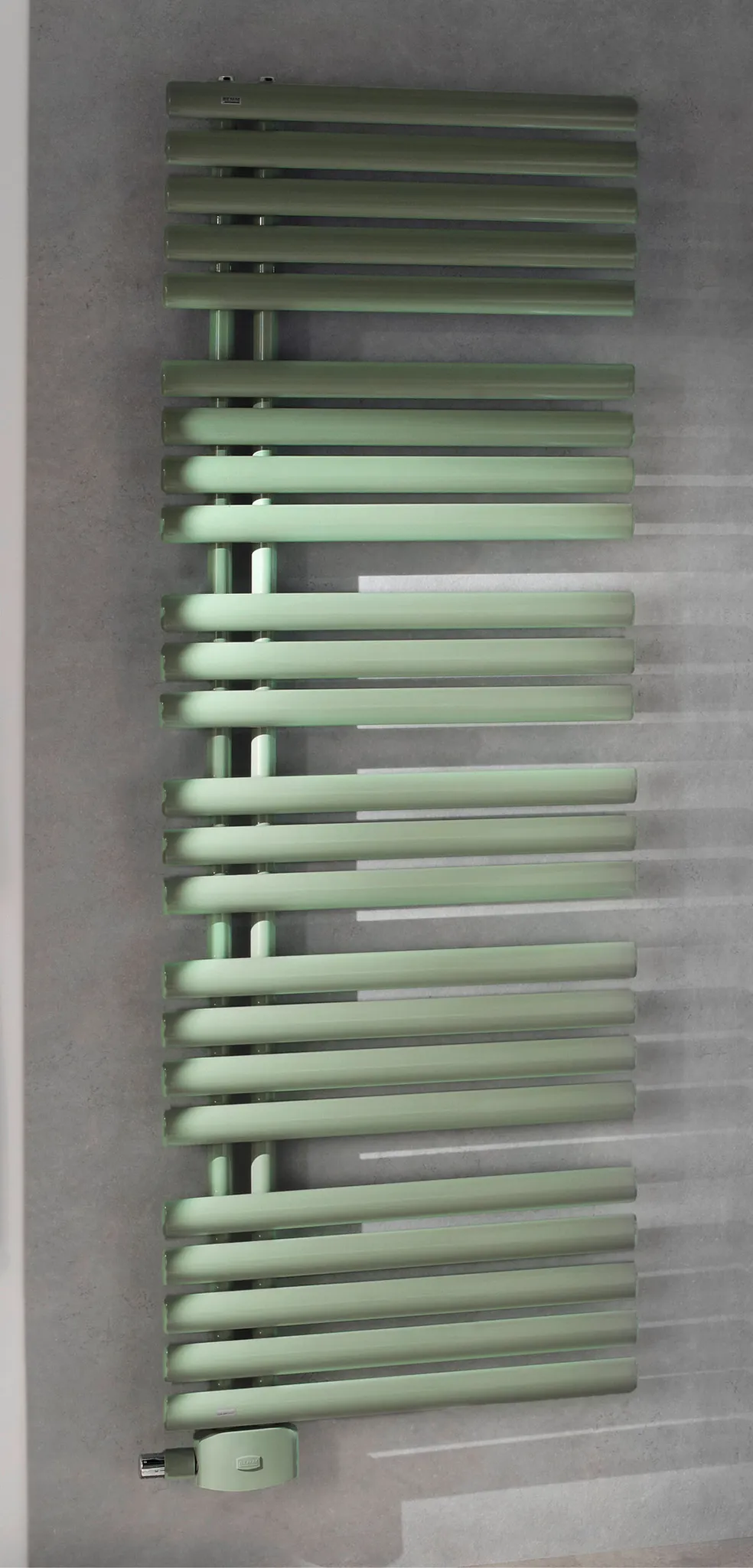 BEMM Design-Heizkörper „Ellipsis B“ 50 × 88,5 cm in Graualuminium (RAL 9007)