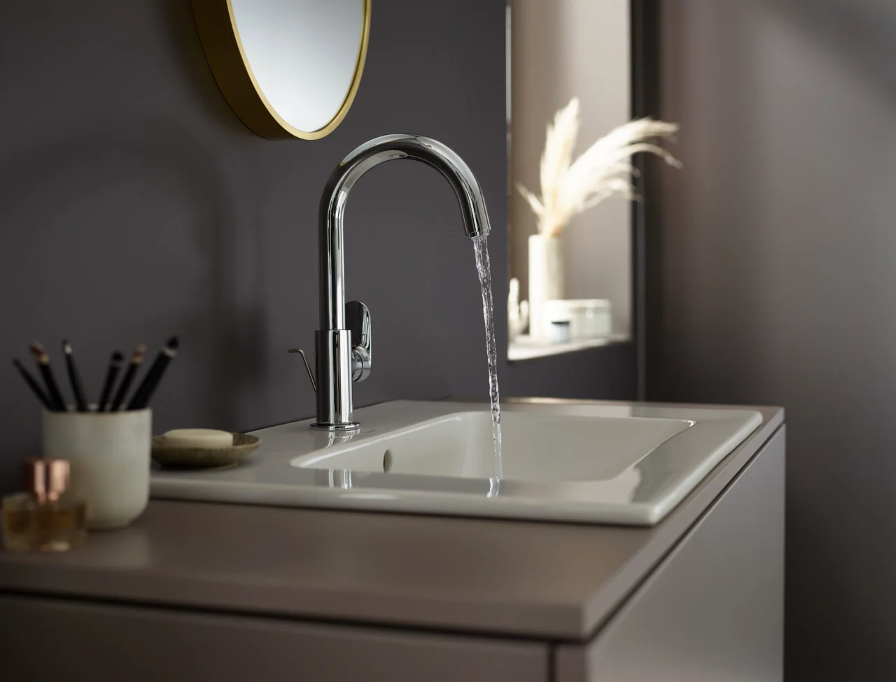 Hansgrohe Vernis Blend Einhebel-Waschtischmischer Chrom, Ausladung 166 mm, Auslaufhöhe 200 mm, Schwenkbereich einstellbar in 2 Stufen auf 120° oder 360°, Laminarstrahl, max. Durchflussmenge 5 l/min bei 3 bar