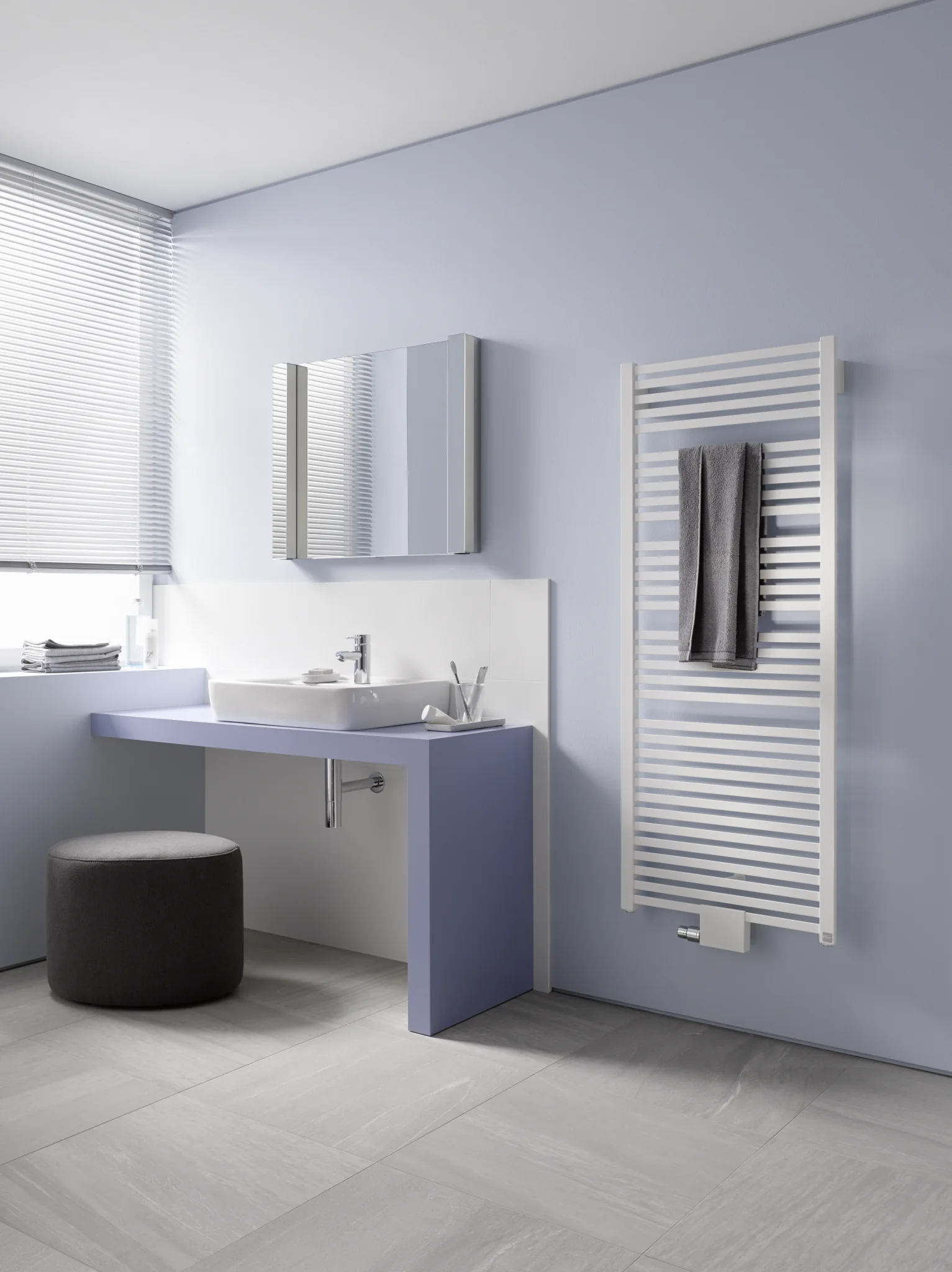 Kermi Design-Heizkörper „Geneo® quadris“ 89,6 × 149,4 cm in Weiß Soft (RAL 9016, matt) Kermi Design-Heizkörper „Geneo® quadris“ 89,6 × 149,4 cm in Weiß Soft (RAL 9016, matt)