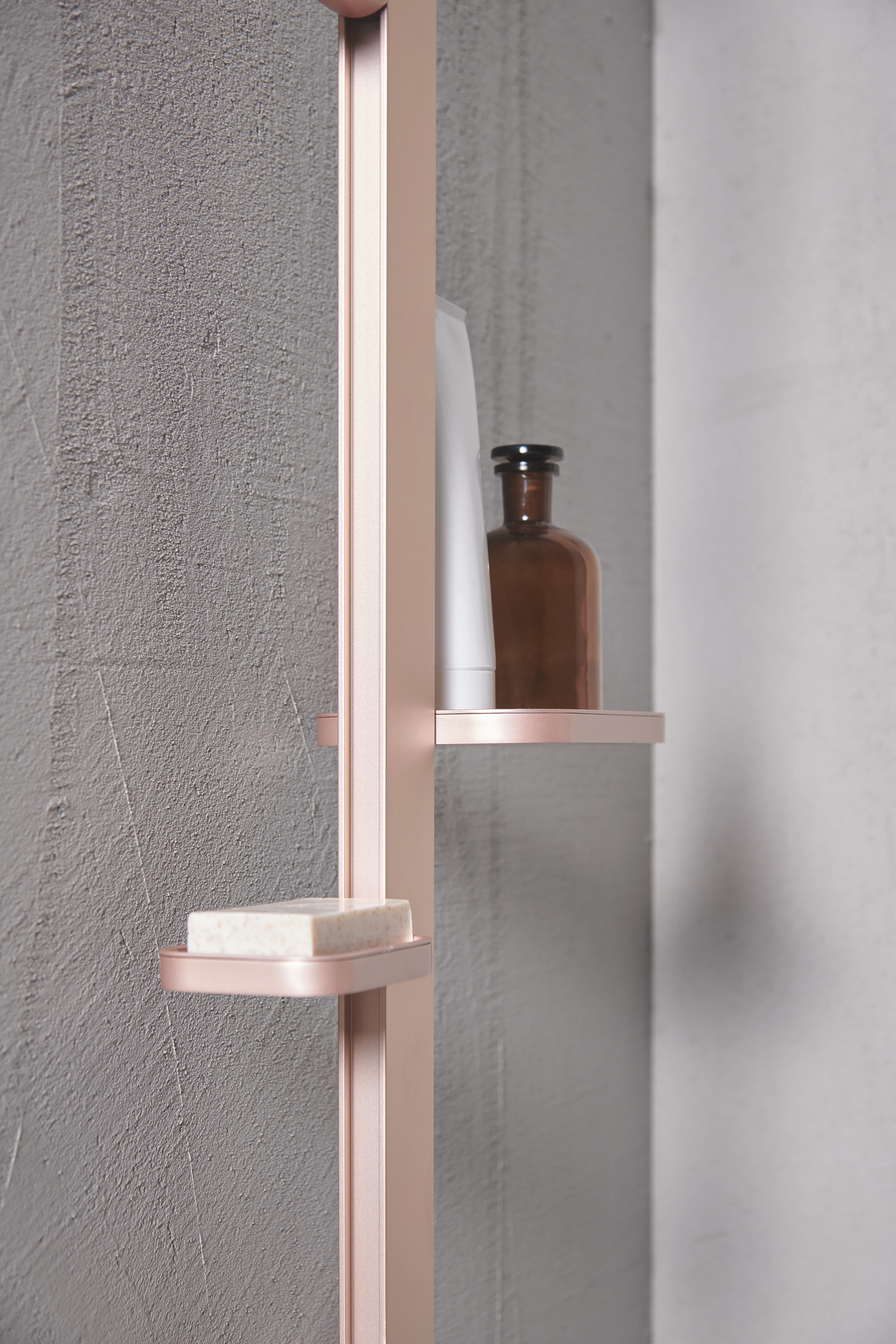 Ideal Standard Ceratherm Alu+ Duschsystem mit Thermostat, 2 Handbrause & 2 Kopfbrause, Rosé Ideal Standard Ceratherm Alu+ Duschsystem mit Thermostat, 2 Handbrause & 2 Kopfbrause, Rosé