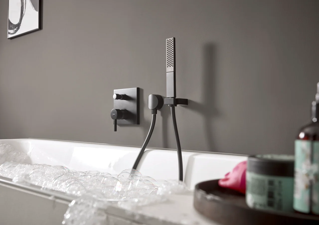 Hansgrohe Finoris Einhebel-Wannenmischer Unterputz, mattschwarz, 2 Verbraucher, Keramikmischsystem, Temperaturbegrenzung einstellbar Hansgrohe Finoris Einhebel-Wannenmischer Unterputz, mattschwarz, 2 Verbraucher, Keramikmischsystem, Temperaturbegrenzung einstellbar