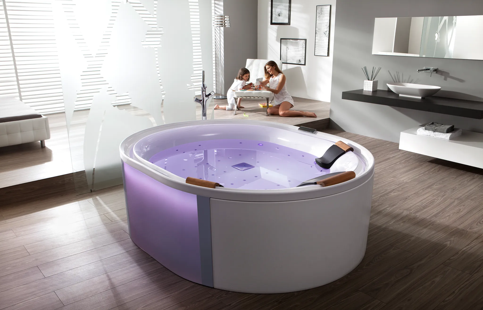 Hoesch Whirlwanne „Ergo+“ mit Whirlsystem oval 200 × 160 cm in Weiß Hoesch Whirlwanne „Ergo+“ mit Whirlsystem oval 200 × 160 cm in Weiß