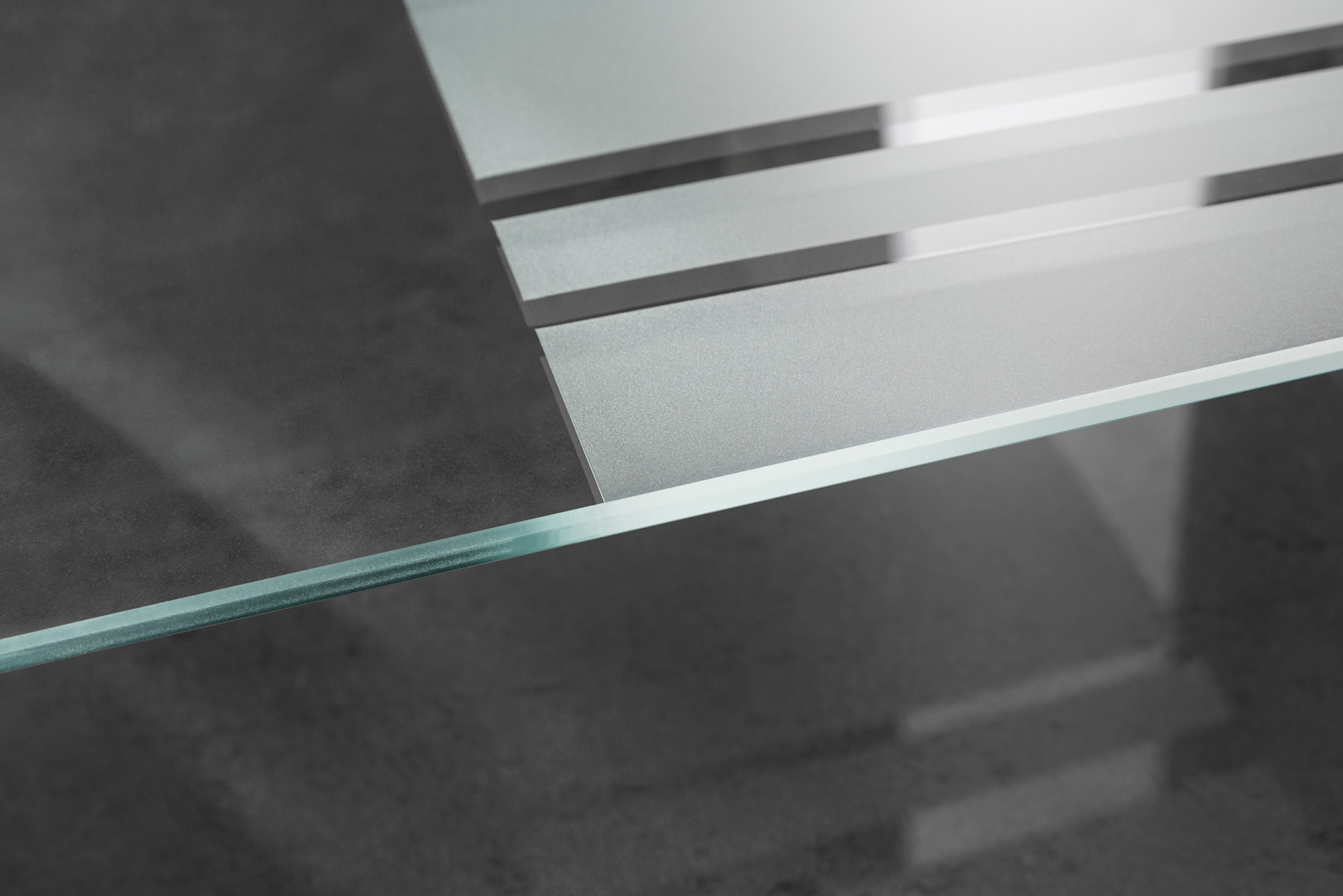 HSK Drehtür an Nebenteil für Seitenwand „K2P“ Glas Linea 01 (80 cm), Profile Chromoptik (Alu Hochglanz poliert), Scharniere pendelbar, H: 2000 mm HSK Drehtür an Nebenteil für Seitenwand „K2P“ Glas Linea 01 (80 cm), Profile Chromoptik (Alu Hochglanz poliert), Scharniere pendelbar, H: 2000 mm