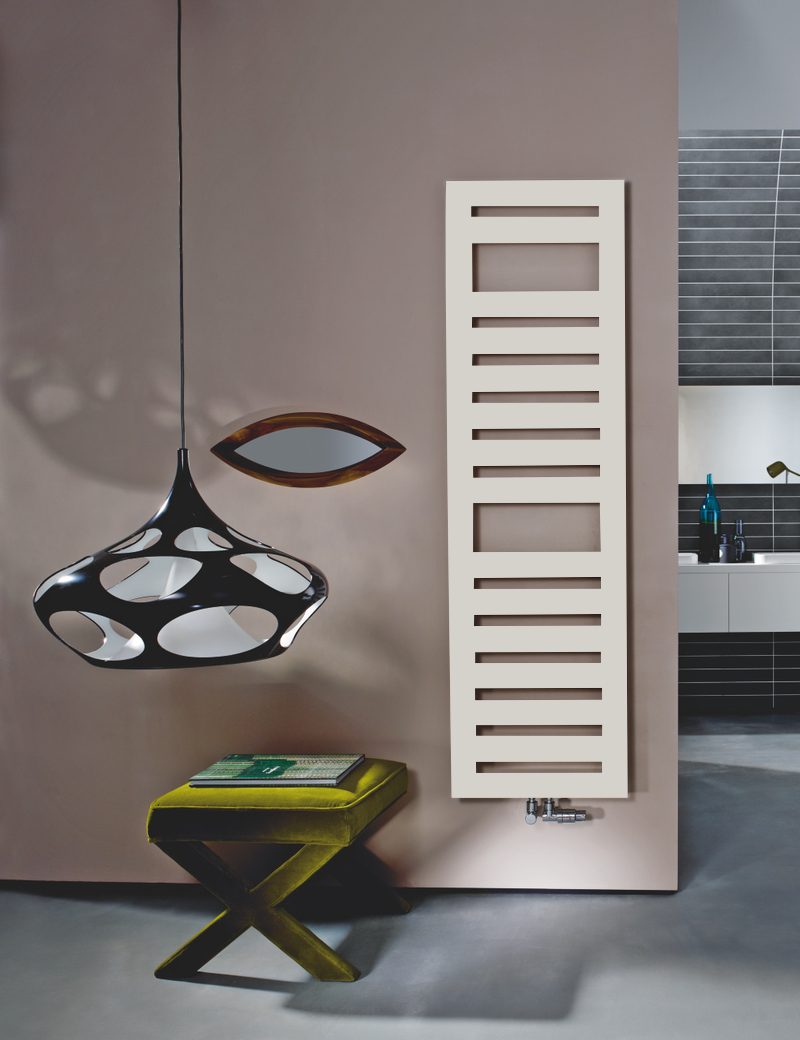 Zehnder Design-Elektroheizkörper „Metropolitan Spa“ für gemischten Betrieb mit eingebautem Heizstab und 50 mm-Mittelanschluss 50 × 122,5 cm in Telegrey 4 (RAL 7047)