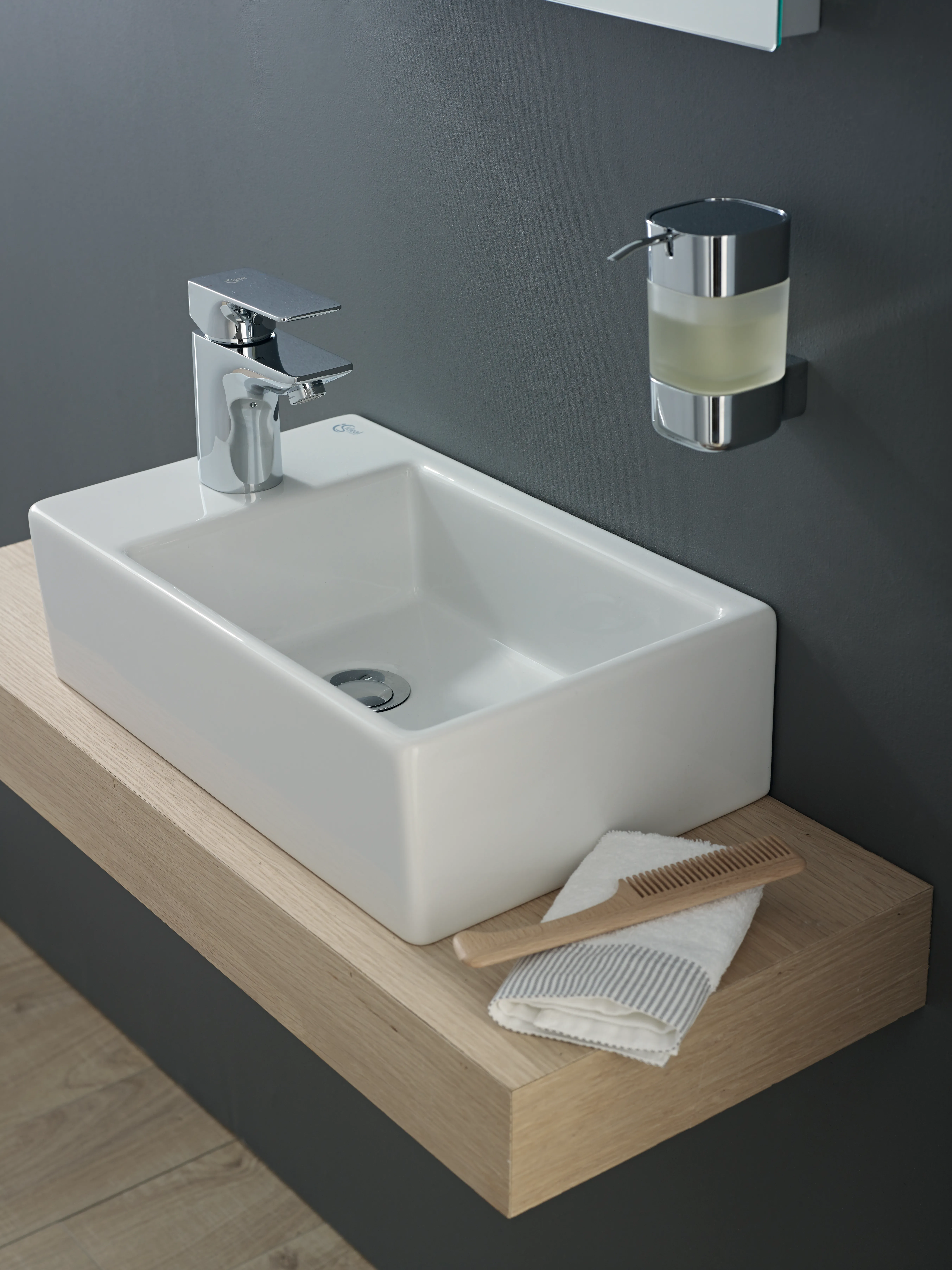 Waschbecken „Strada“ 45 × 27 × 13 cm, Hahnlochposition links Waschbecken „Strada“ 45 × 27 × 13 cm, Hahnlochposition links