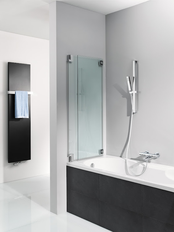 HSK Badewannenaufsatz 2-teilig an Nebenteil „K2“ Glas Linea 02 HSK Badewannenaufsatz 2-teilig an Nebenteil „K2“ Glas Linea 02