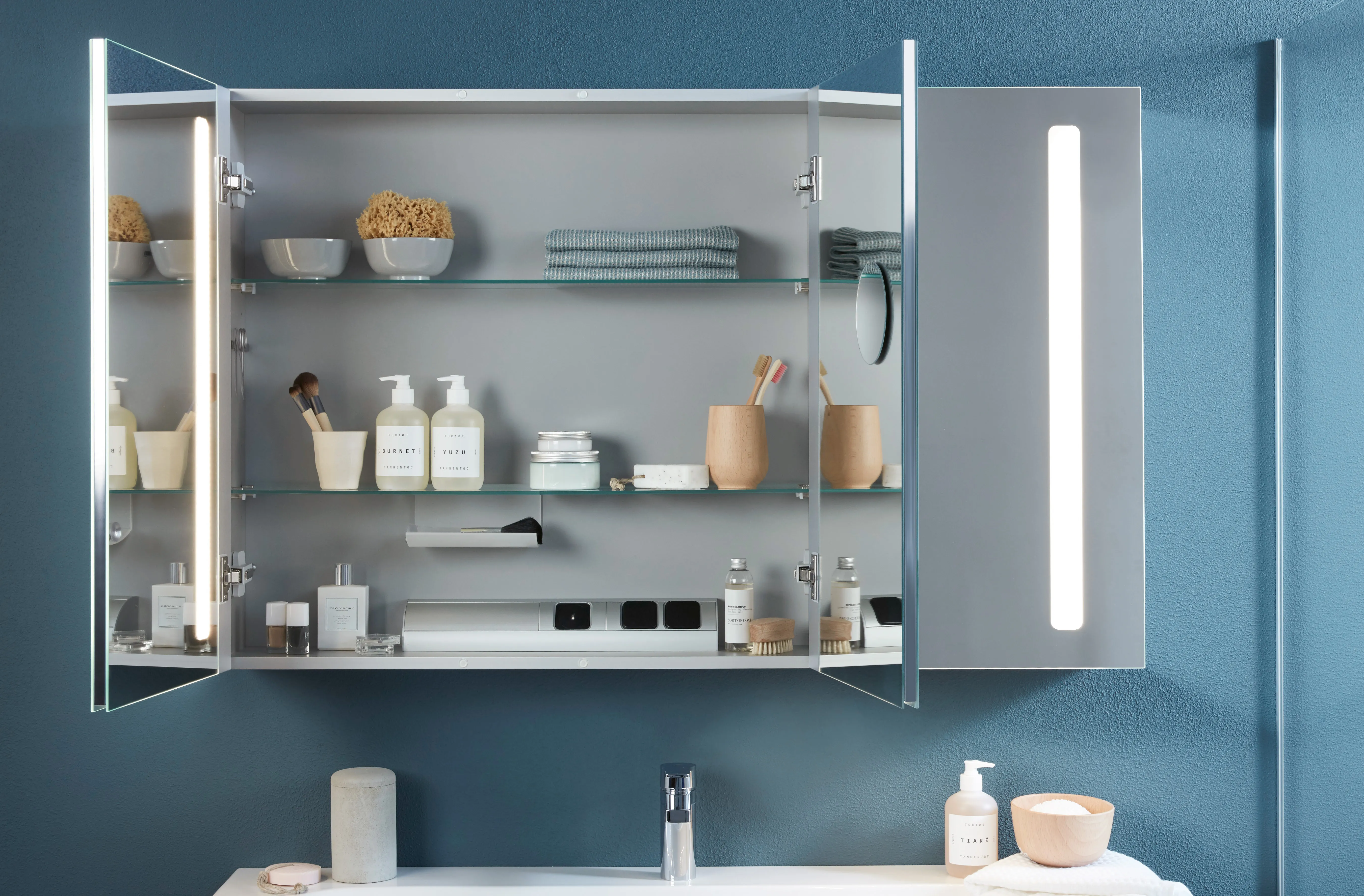 Villeroy & Boch Vorbau-Spiegelschrank „My View 14“ 1200 × 750 × 173 mm in White Matt Villeroy & Boch Vorbau-Spiegelschrank „My View 14“ 1200 × 750 × 173 mm in White Matt