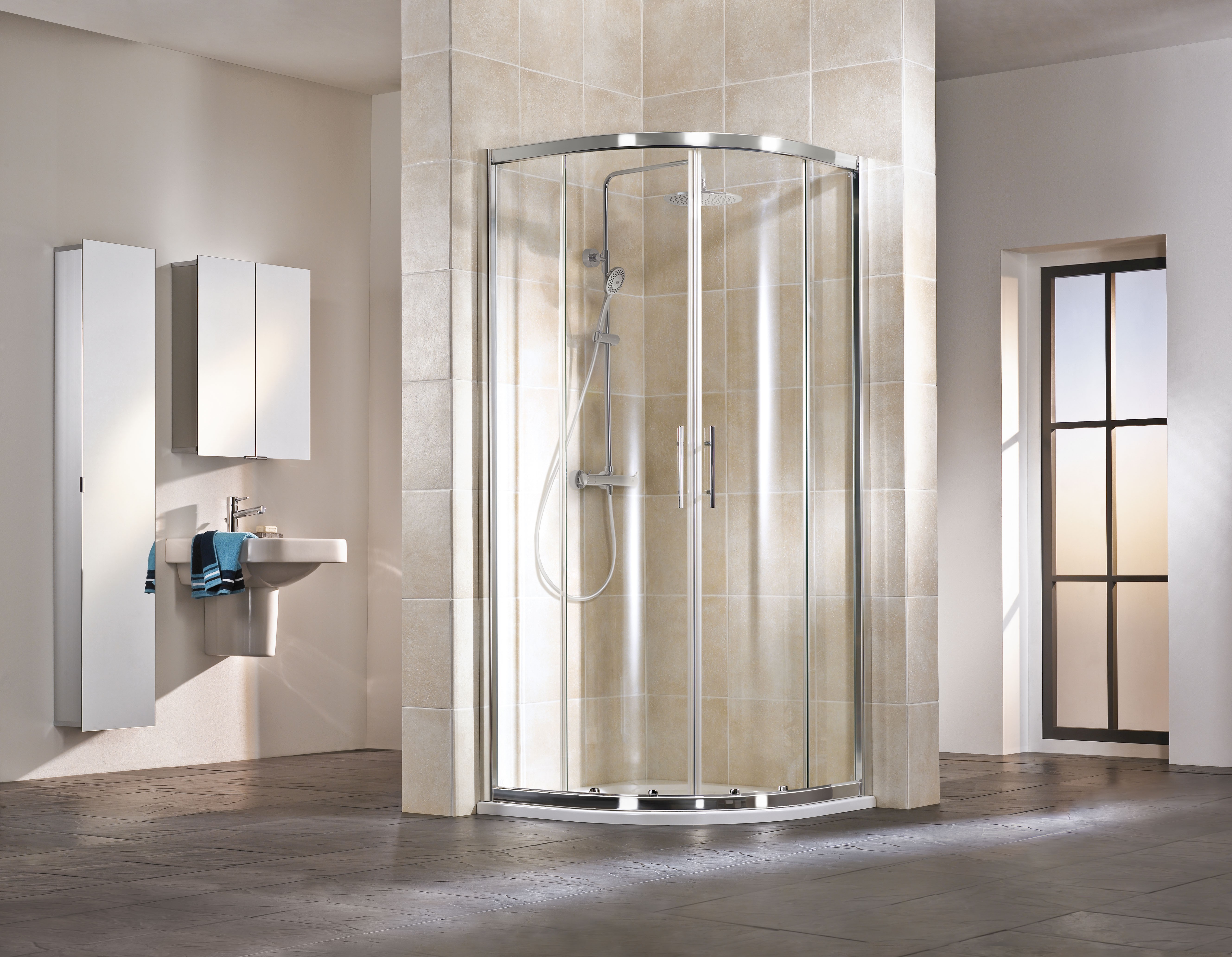 HSK gerahmte Runddusche mit Schiebetür 4-teilig „Favorit“ Glas Klar hell, Profile Chromoptik (Alu Hochglanz poliert), H: 1850 mm HSK gerahmte Runddusche mit Schiebetür 4-teilig „Favorit“ Glas Klar hell, Profile Chromoptik (Alu Hochglanz poliert), H: 1850 mm