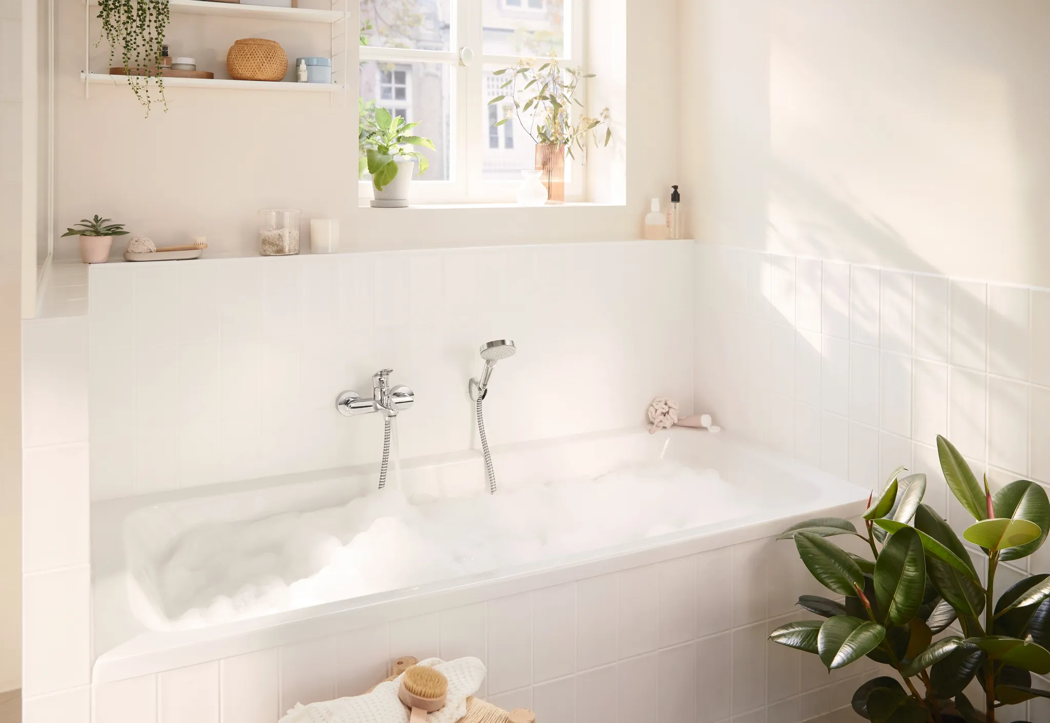 Hansgrohe Rebris S Einhebel-Wannenmischer Aufputz, Mattschwarz, Ausladung 173 mm, DN15, Keramikmischsystem