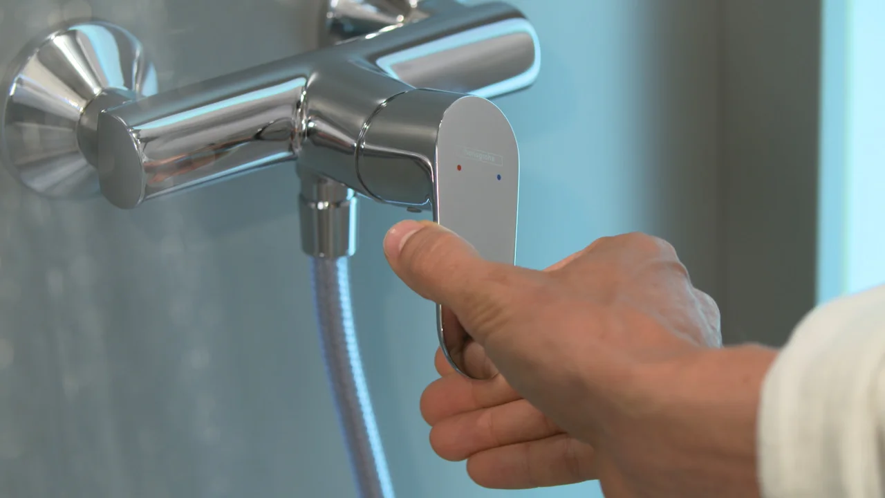 Hansgrohe Focus Einhebel-Brausemischer Aufputz Chrom, 150 ± 12 mm, max. Durchfluss 15 l/min, Keramikmischsystem, einstellbare Temperaturbegrenzung Hansgrohe Focus Einhebel-Brausemischer Aufputz Chrom, 150 ± 12 mm, max. Durchfluss 15 l/min, Keramikmischsystem, einstellbare Temperaturbegrenzung
