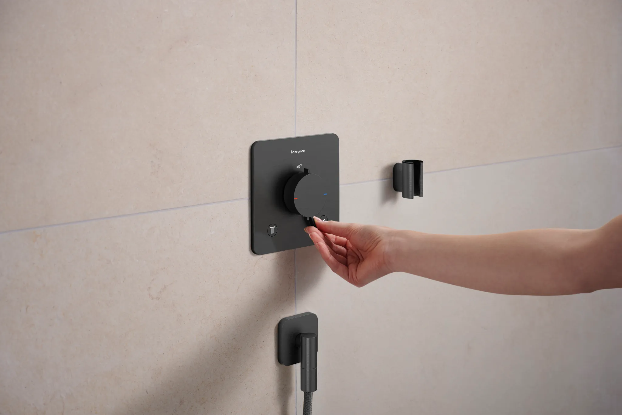 Hansgrohe Porter Fine Brausehalter, Brushed Black Chrome Hansgrohe Porter Fine Brausehalter, Brushed Black Chrome