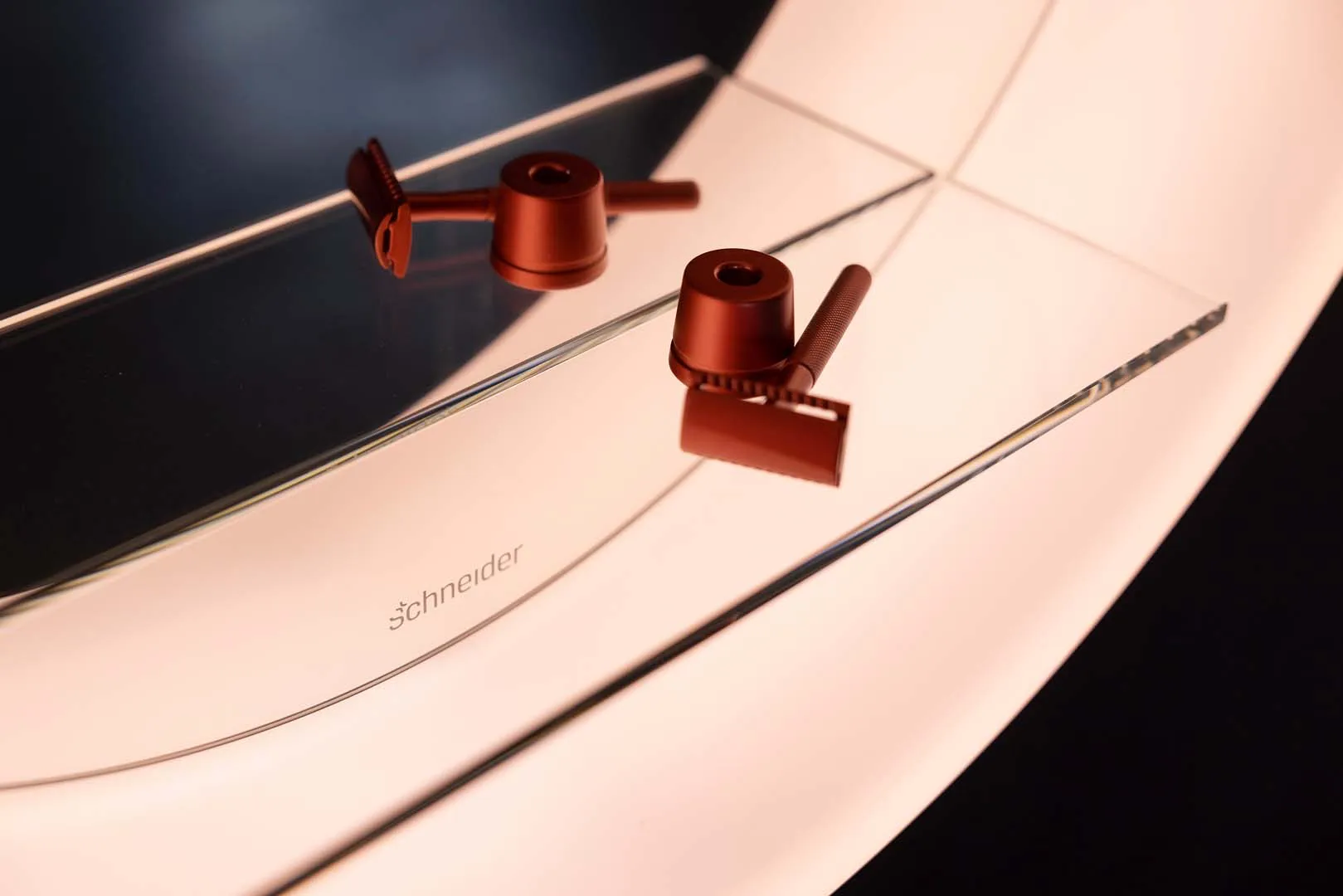 Schneider Spiegelschrank LUN1 73/1/D2W/L, sw, RW Spiegel, CH Modell – Edelstahlgehäuse, LED-Beleuchtung Dim2Warm (2000–6500 K), 733 mm Durchmesser, Tiefe 165 mm Schneider Spiegelschrank LUN1 73/1/D2W/L, sw, RW Spiegel, CH Modell – Edelstahlgehäuse, LED-Beleuchtung Dim2Warm (2000–6500 K), 733 mm Durchmesser, Tiefe 165 mm