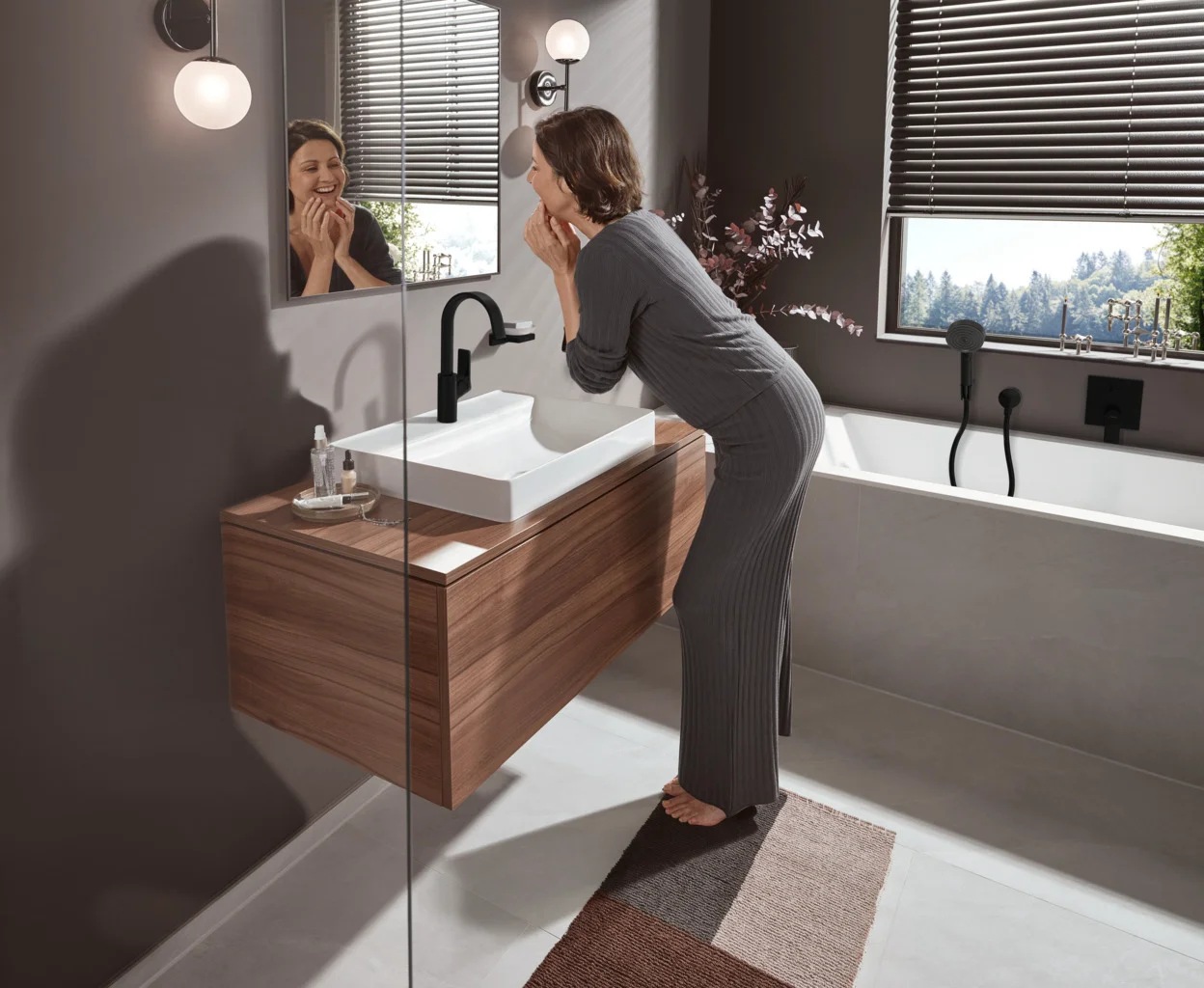 Hansgrohe Vivenis Einhebel-Wannenmischer Unterputz, mattschwarz, für iBox universal, Keramikmischsystem mit Temperaturbegrenzung und Schalldämpfer