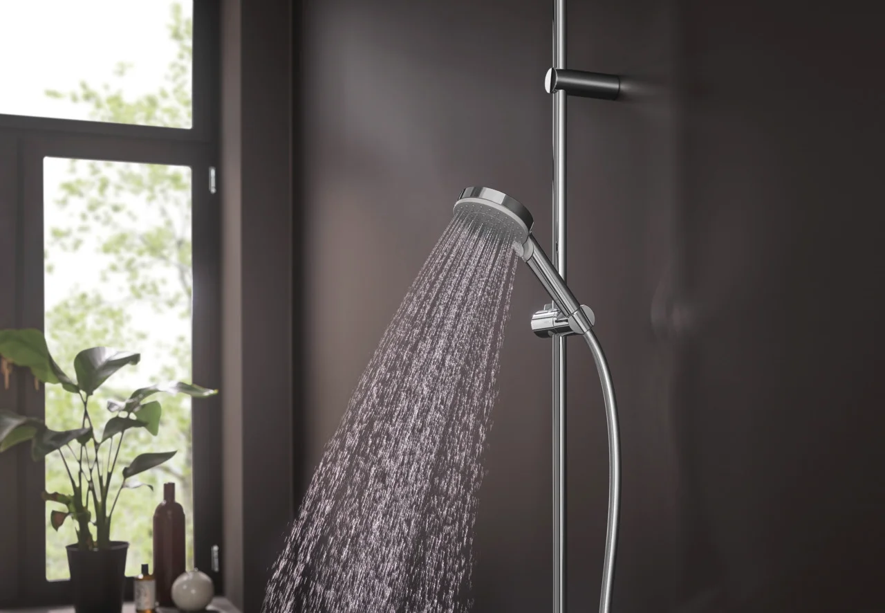 Hansgrohe Vernis Blend Handbrause Vario EcoSmart+ in Chrom, 100 mm Brausekopfgröße, Rain und IntenseRain Strahlarten, QuickClean Technologie
