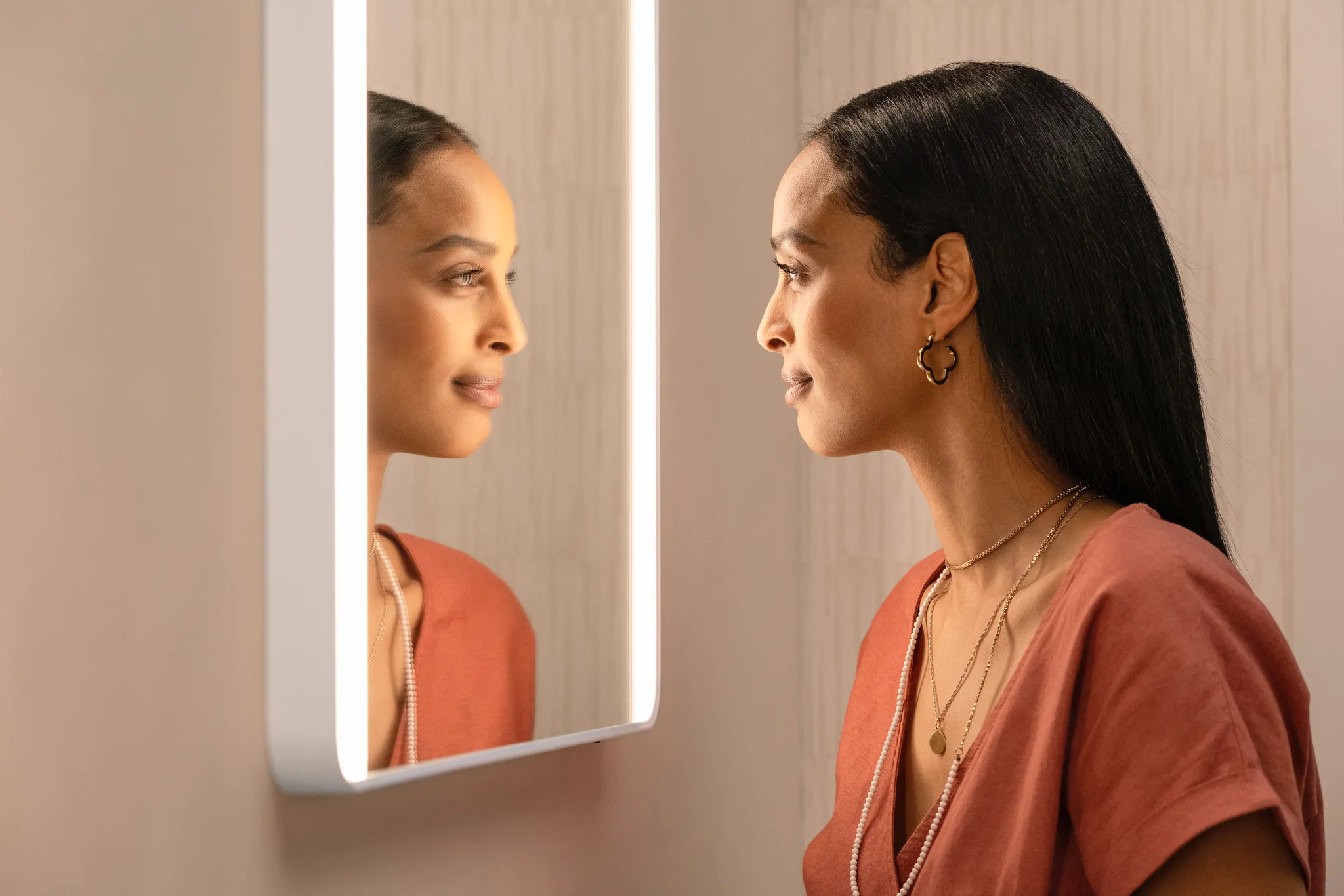 Hansgrohe Spiegel „Xarita Lite Q“ in Mattweiß Hansgrohe Spiegel „Xarita Lite Q“ in Mattweiß