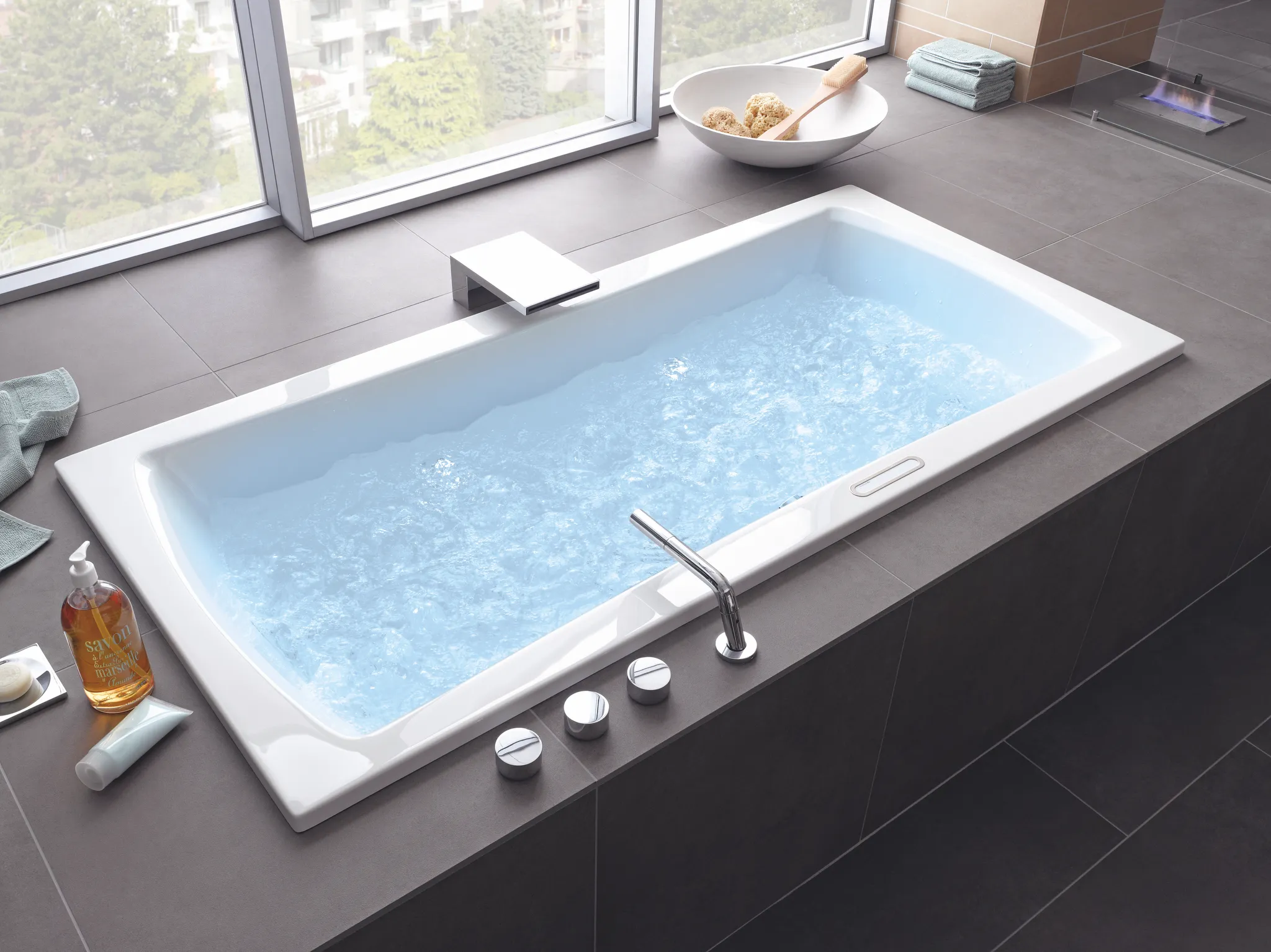 Revisionsrahmen für Whirlwannen Revisionsrahmen für Whirlwannen