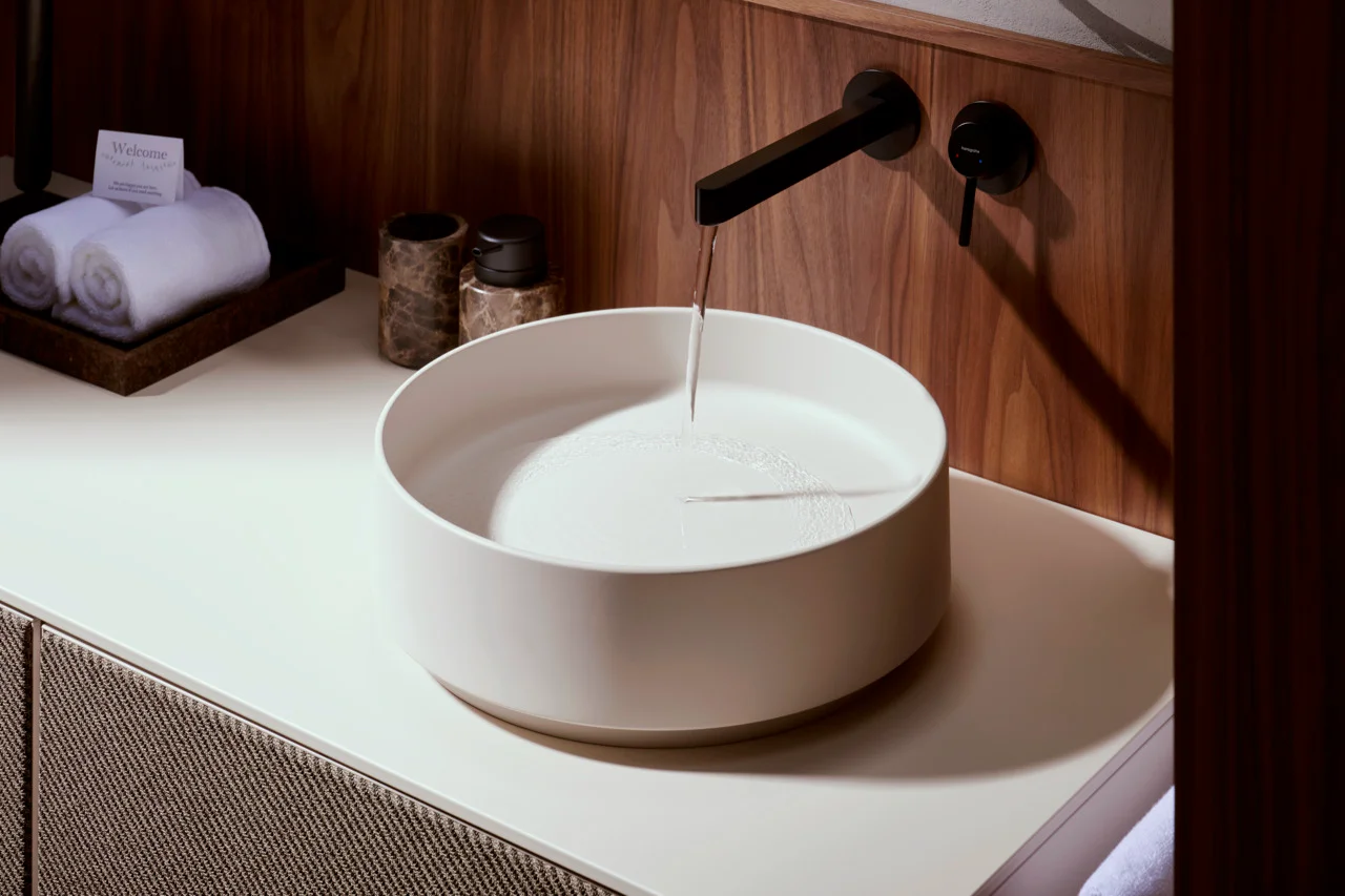 Hansgrohe Finoris Einhebel-Waschtischmischer Unterputz, mattschwarz, Ausladung 228 mm, Laminarstrahl, Keramikmischsystem Hansgrohe Finoris Einhebel-Waschtischmischer Unterputz, mattschwarz, Ausladung 228 mm, Laminarstrahl, Keramikmischsystem